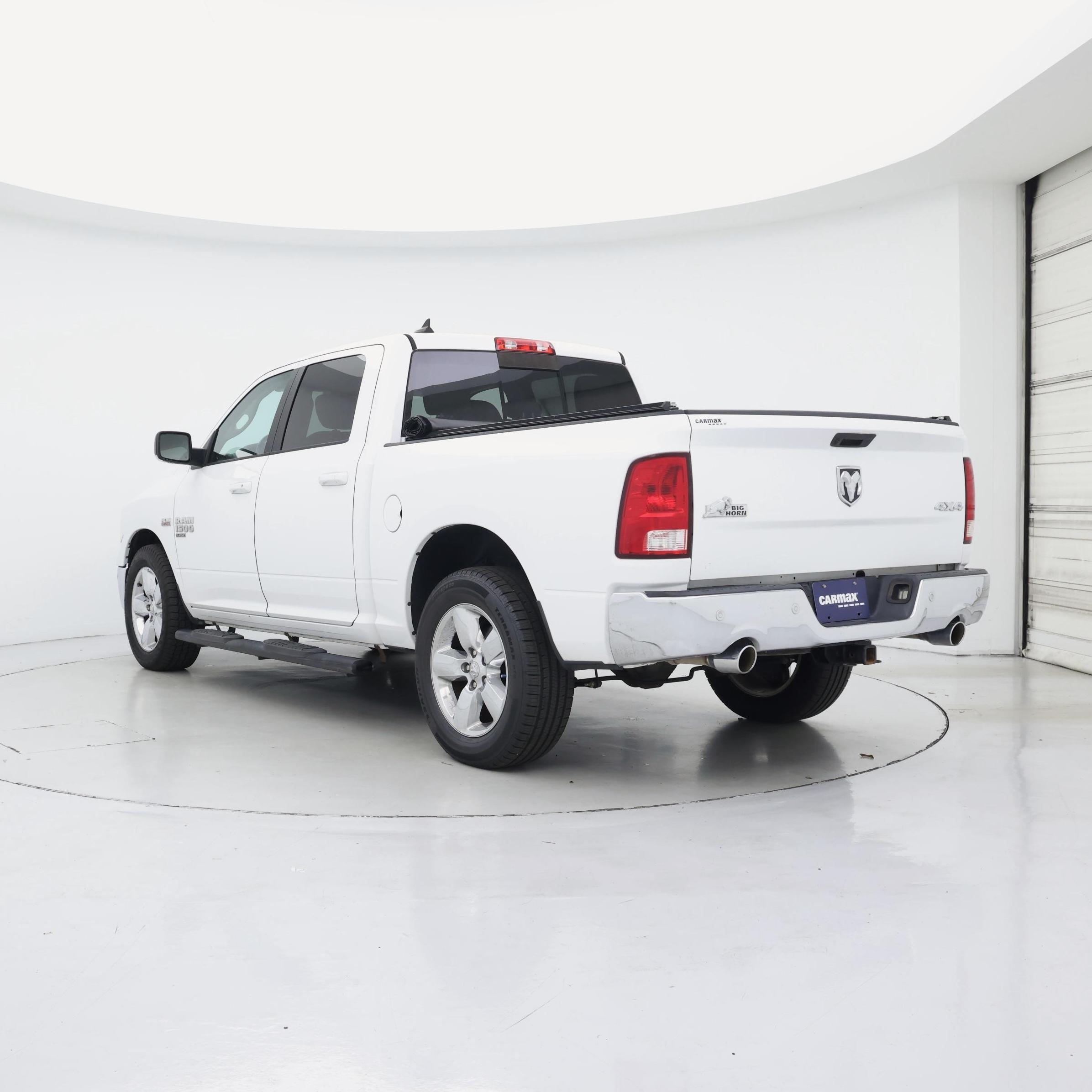 Thumbnail: 2019 RAM 1500 Classic - 2