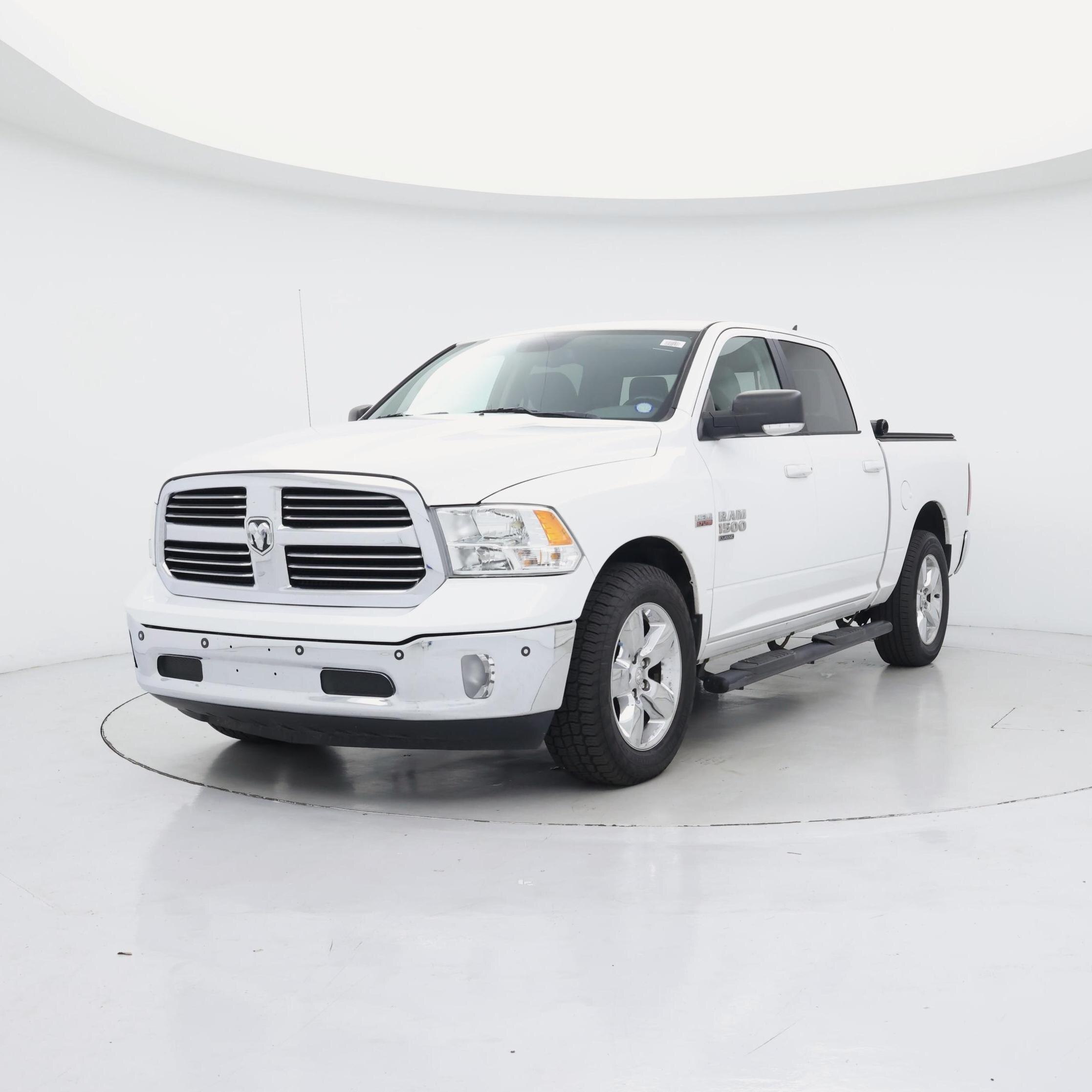 Thumbnail: 2019 RAM 1500 Classic - 4