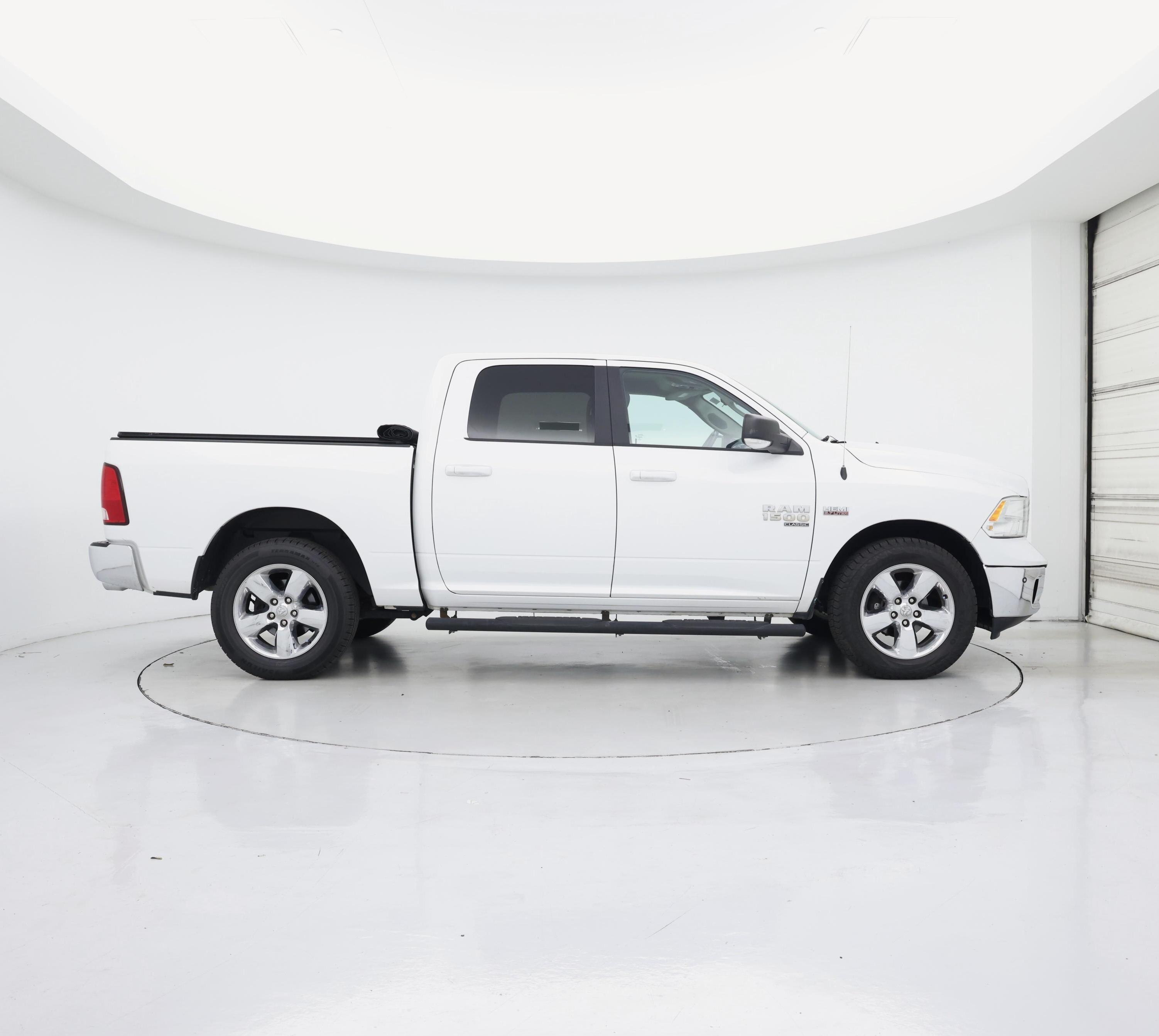 Thumbnail: 2019 RAM 1500 Classic - 7