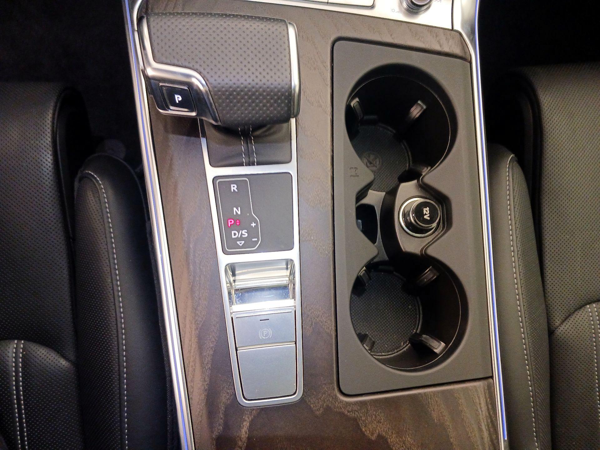 Thumbnail: 2020 Audi S6 - 18