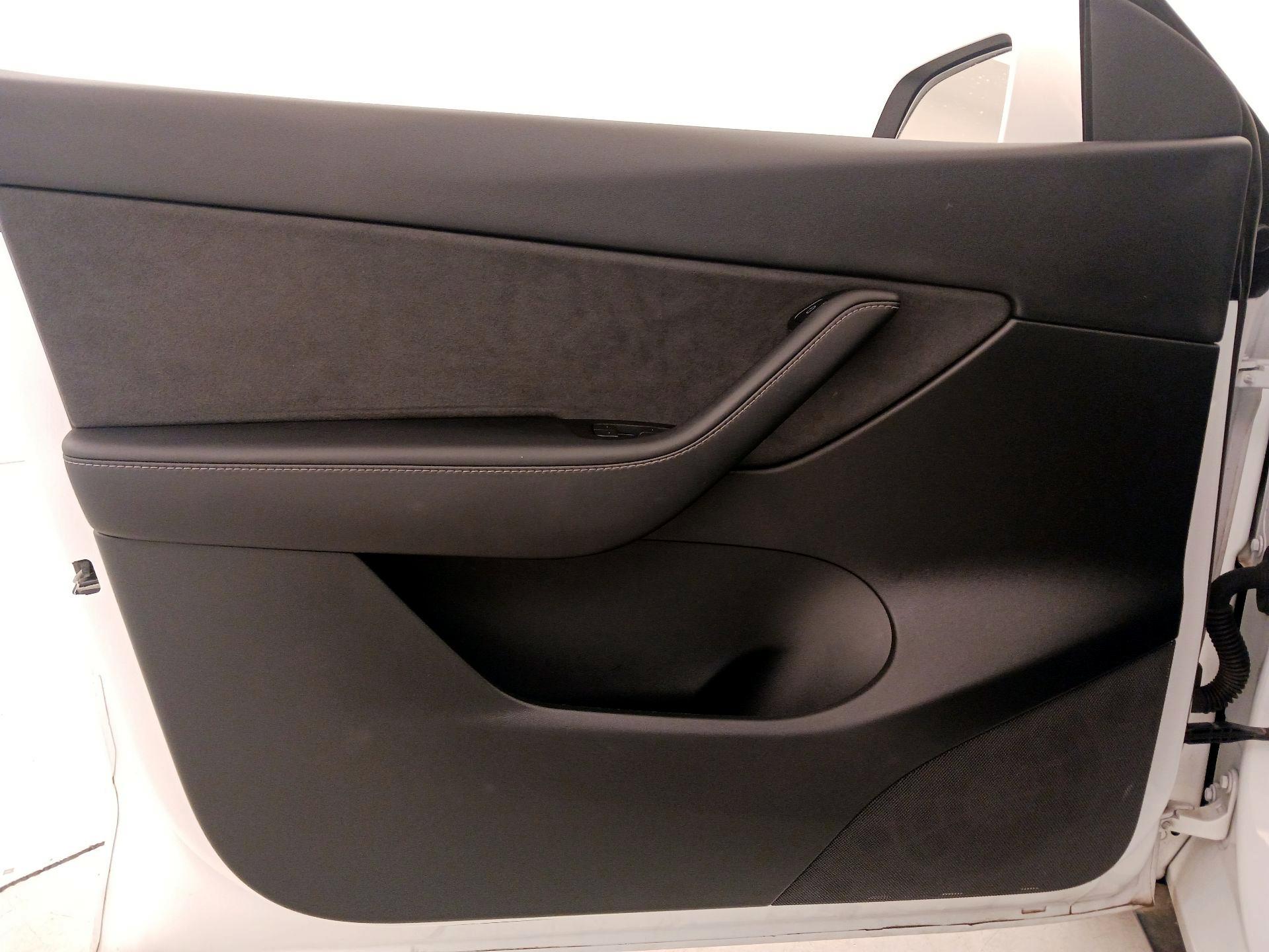 Thumbnail: 2022 Tesla Model Y - 12