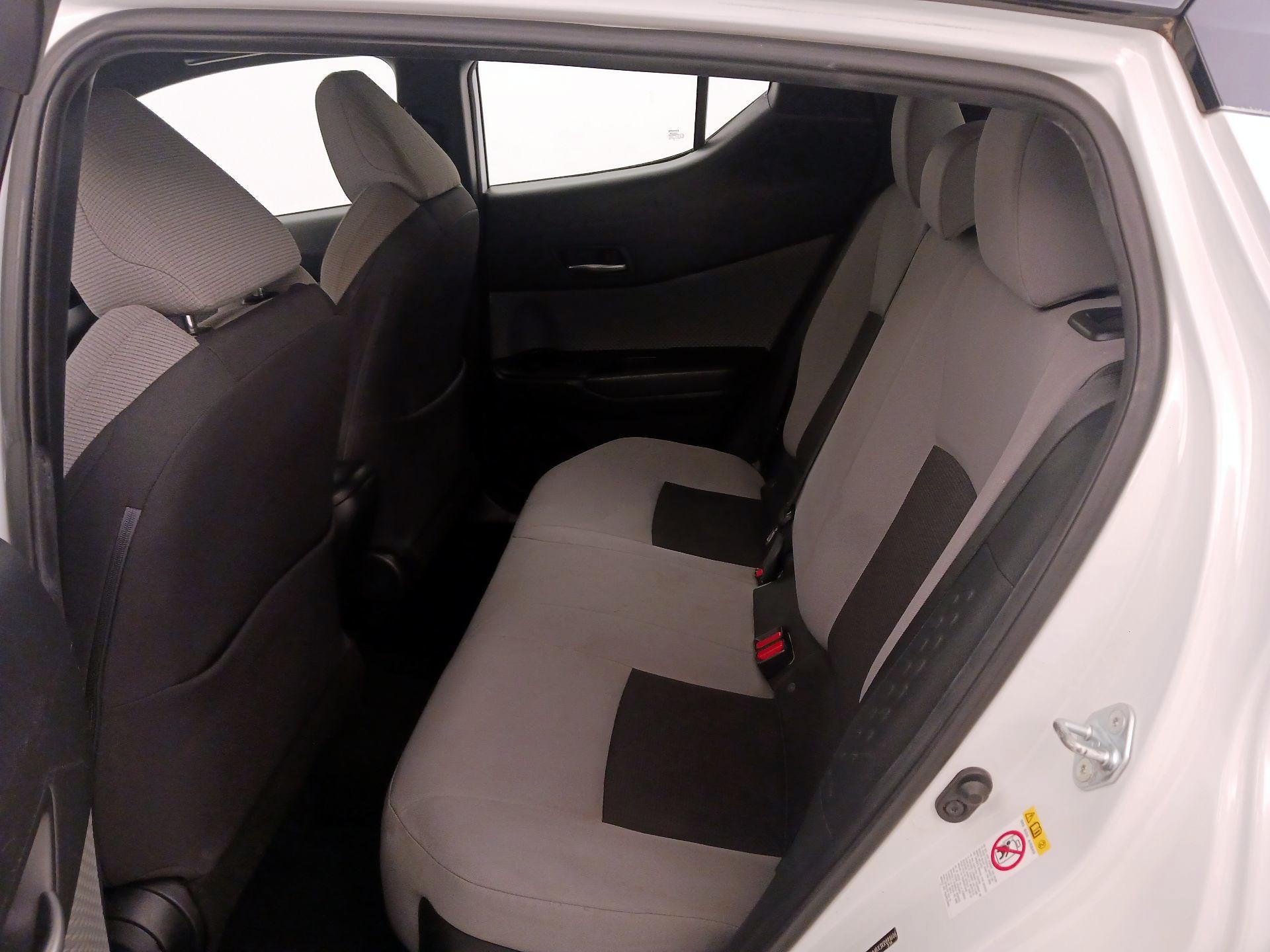 Thumbnail: 2019 Toyota C-HR - 19