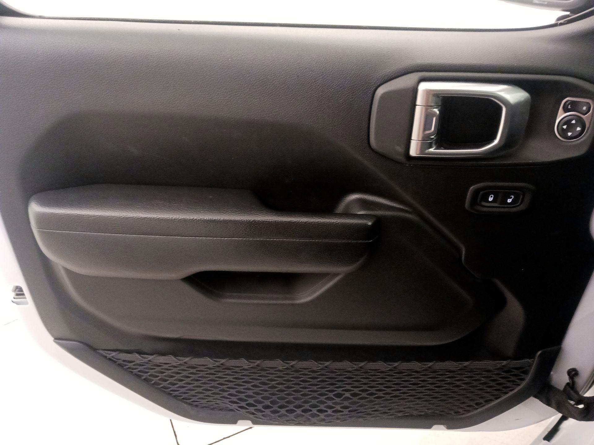 Thumbnail: 2022 Jeep Wrangler - 12