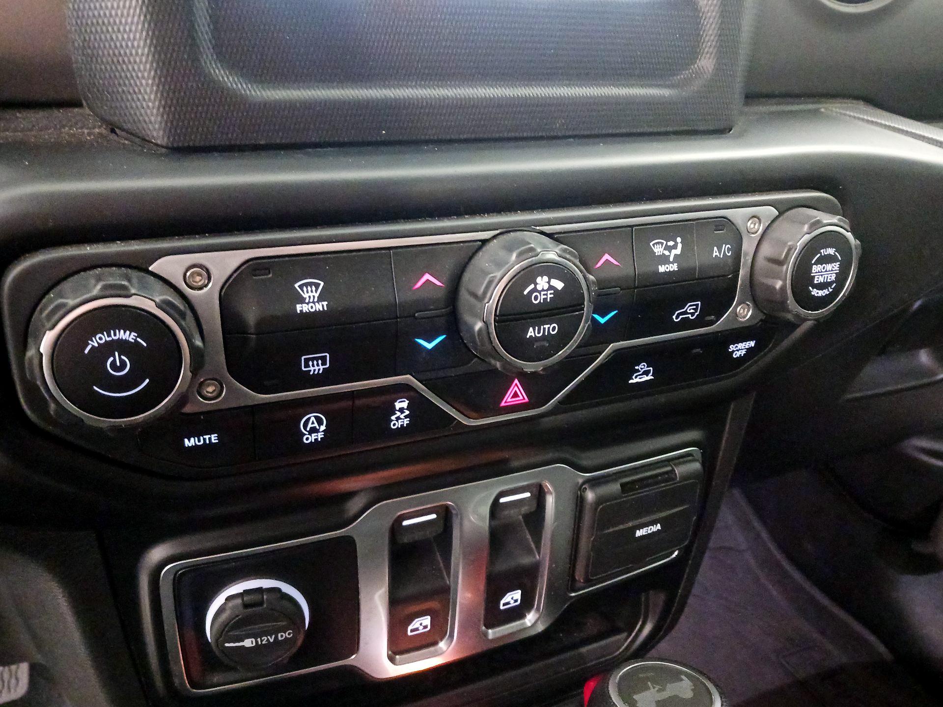 Thumbnail: 2022 Jeep Wrangler - 16