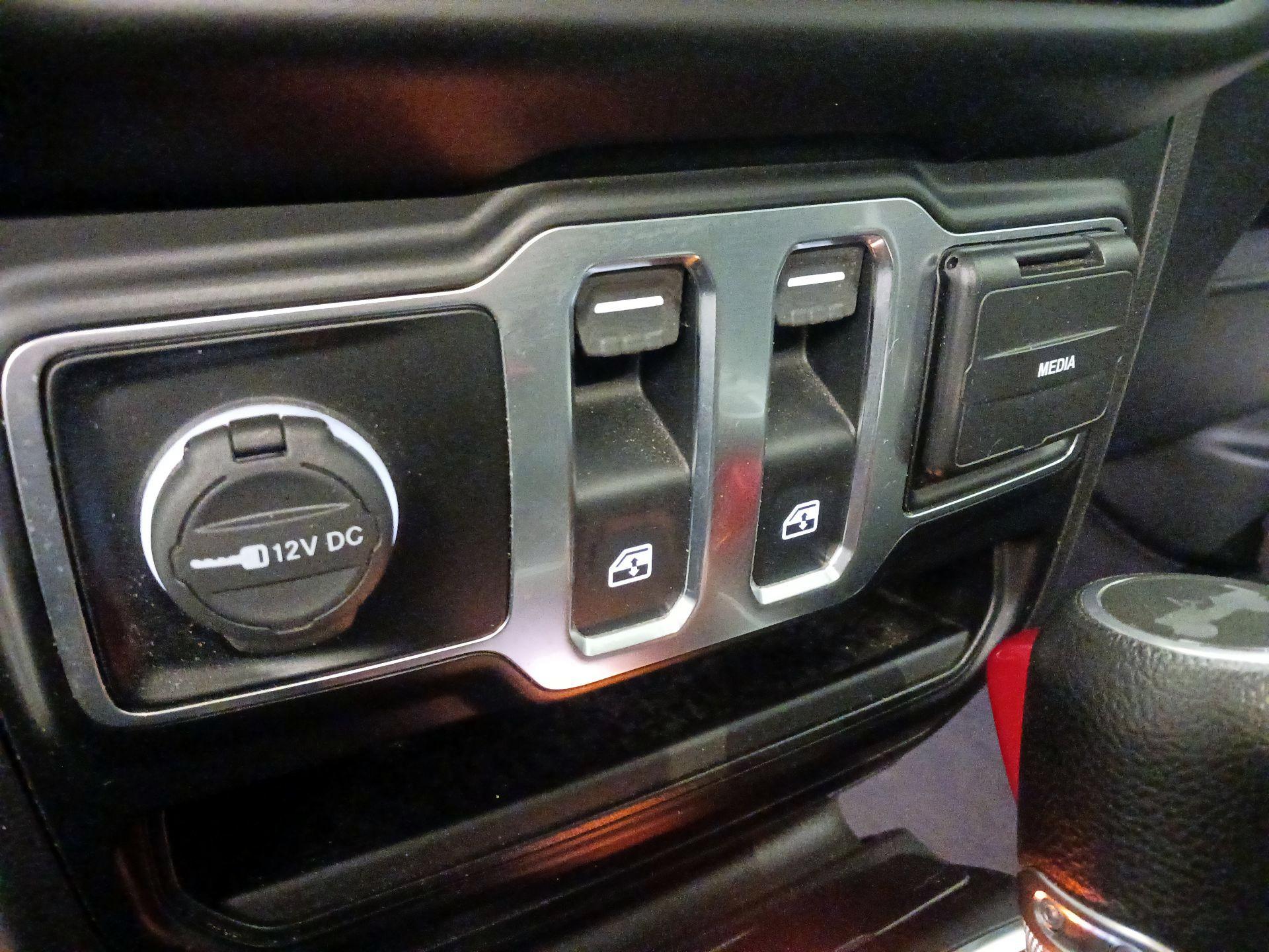 Thumbnail: 2022 Jeep Wrangler - 18