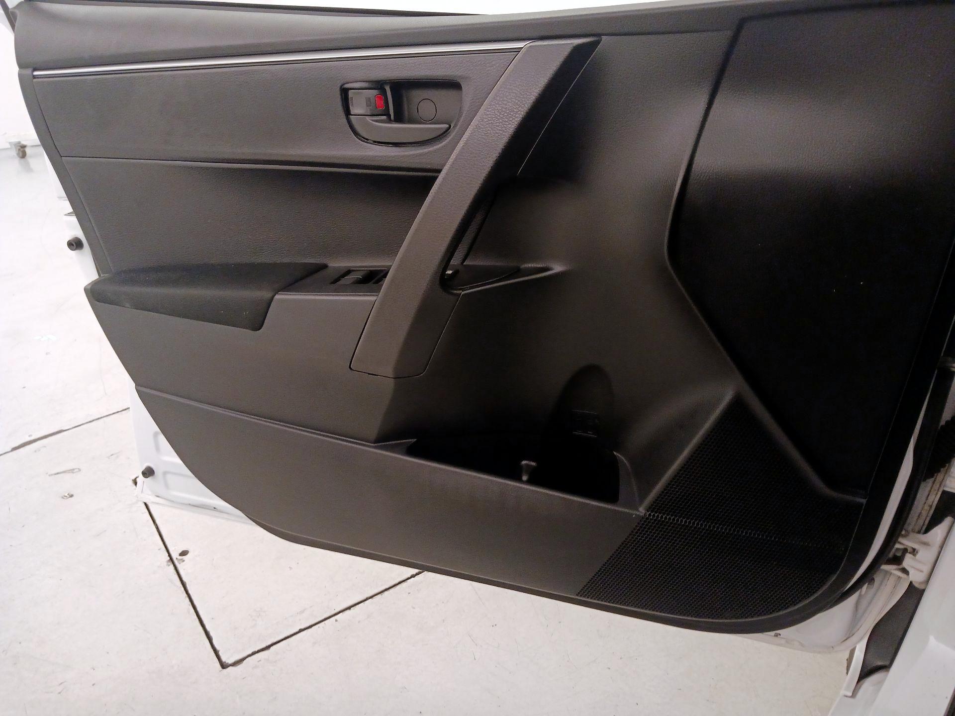 Thumbnail: 2014 Toyota Corolla - 12