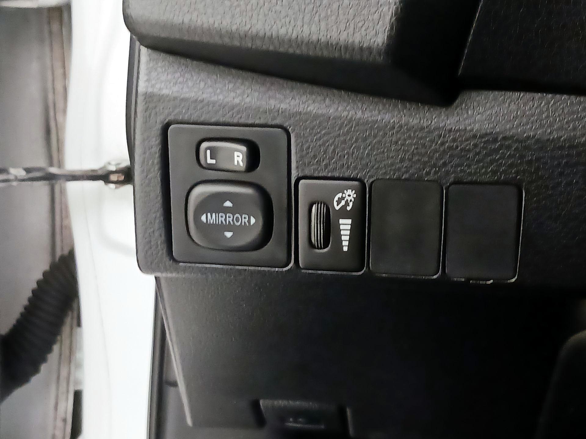 Thumbnail: 2014 Toyota Corolla - 13