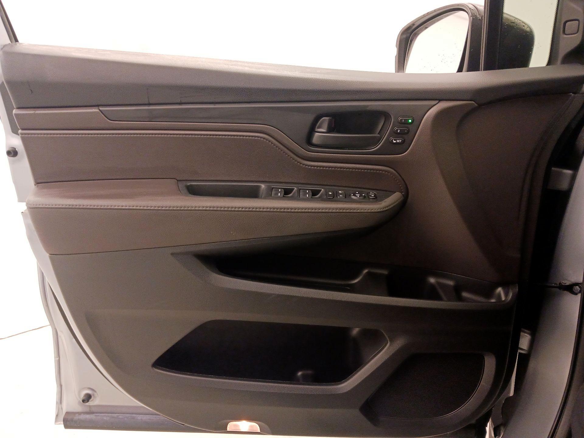 Thumbnail: 2018 Honda Odyssey - 12