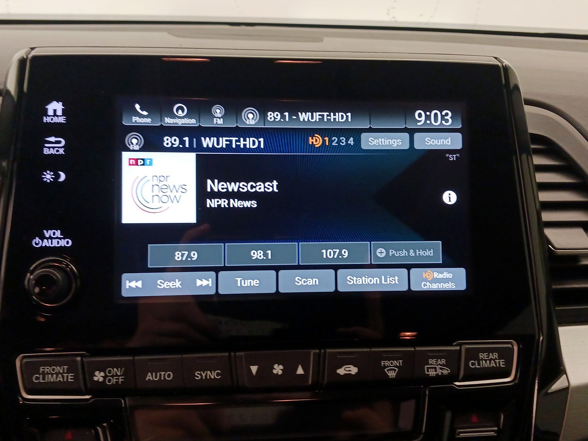 Thumbnail: 2018 Honda Odyssey - 16