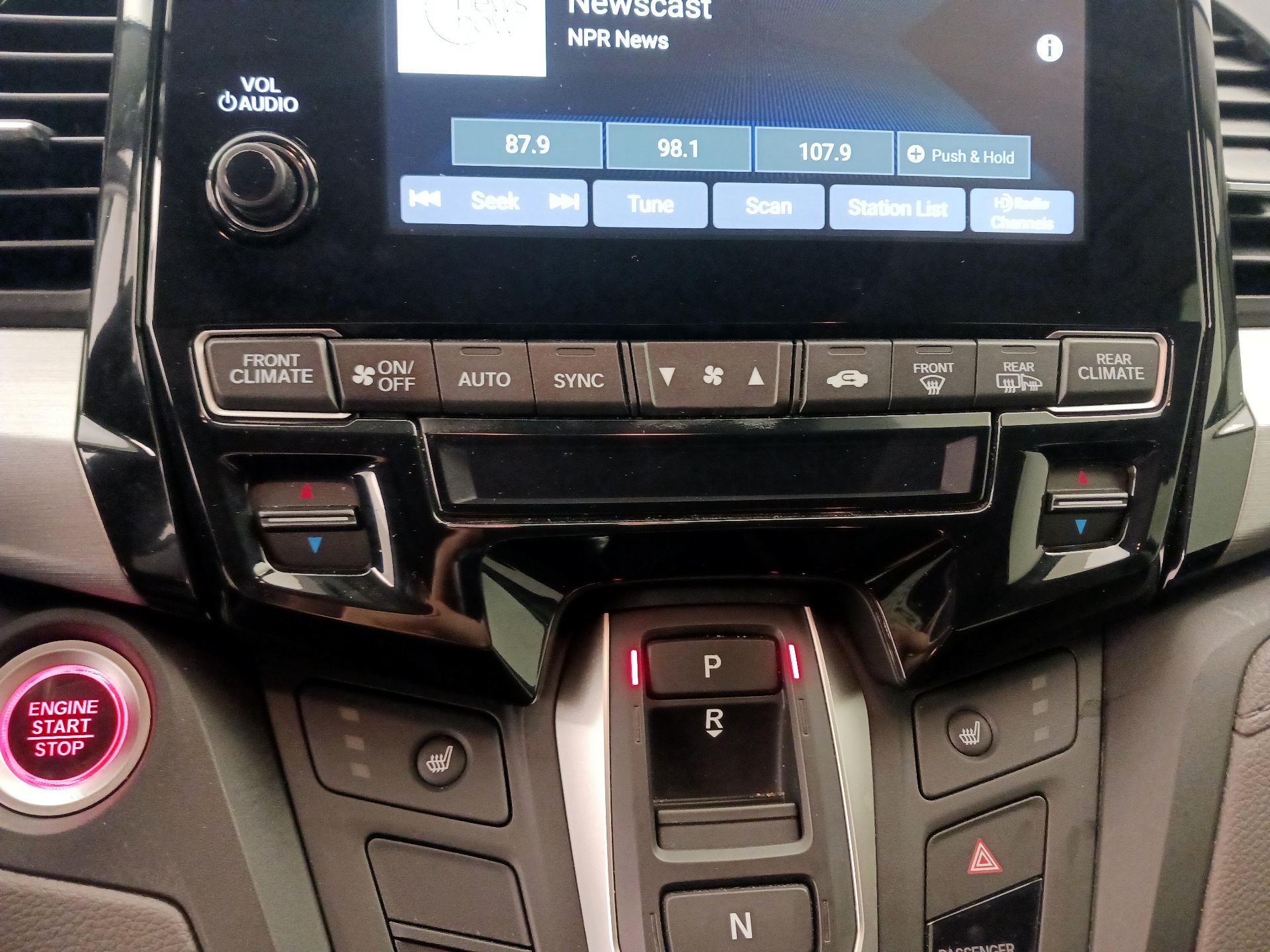 Thumbnail: 2018 Honda Odyssey - 17