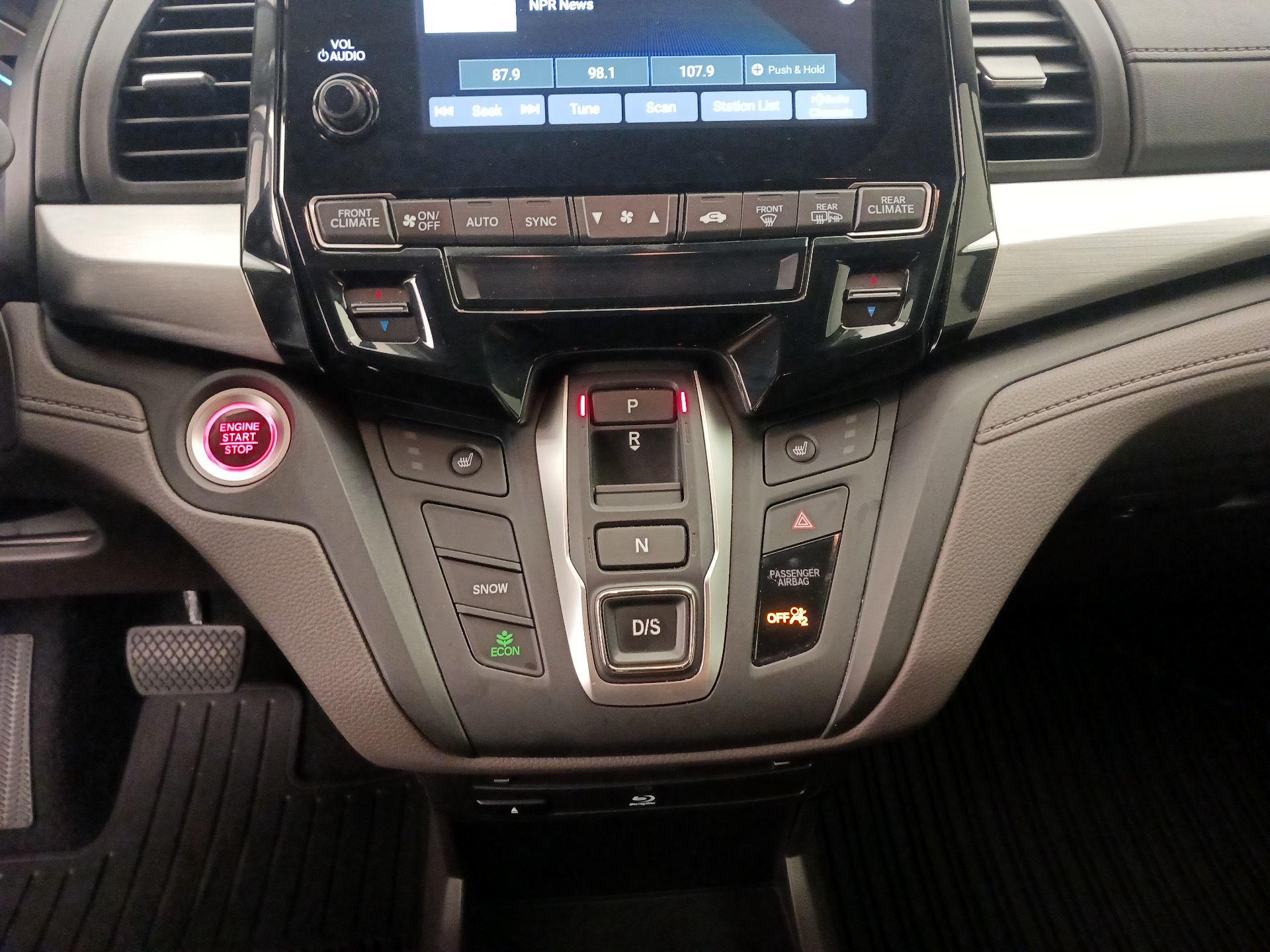 Thumbnail: 2018 Honda Odyssey - 18