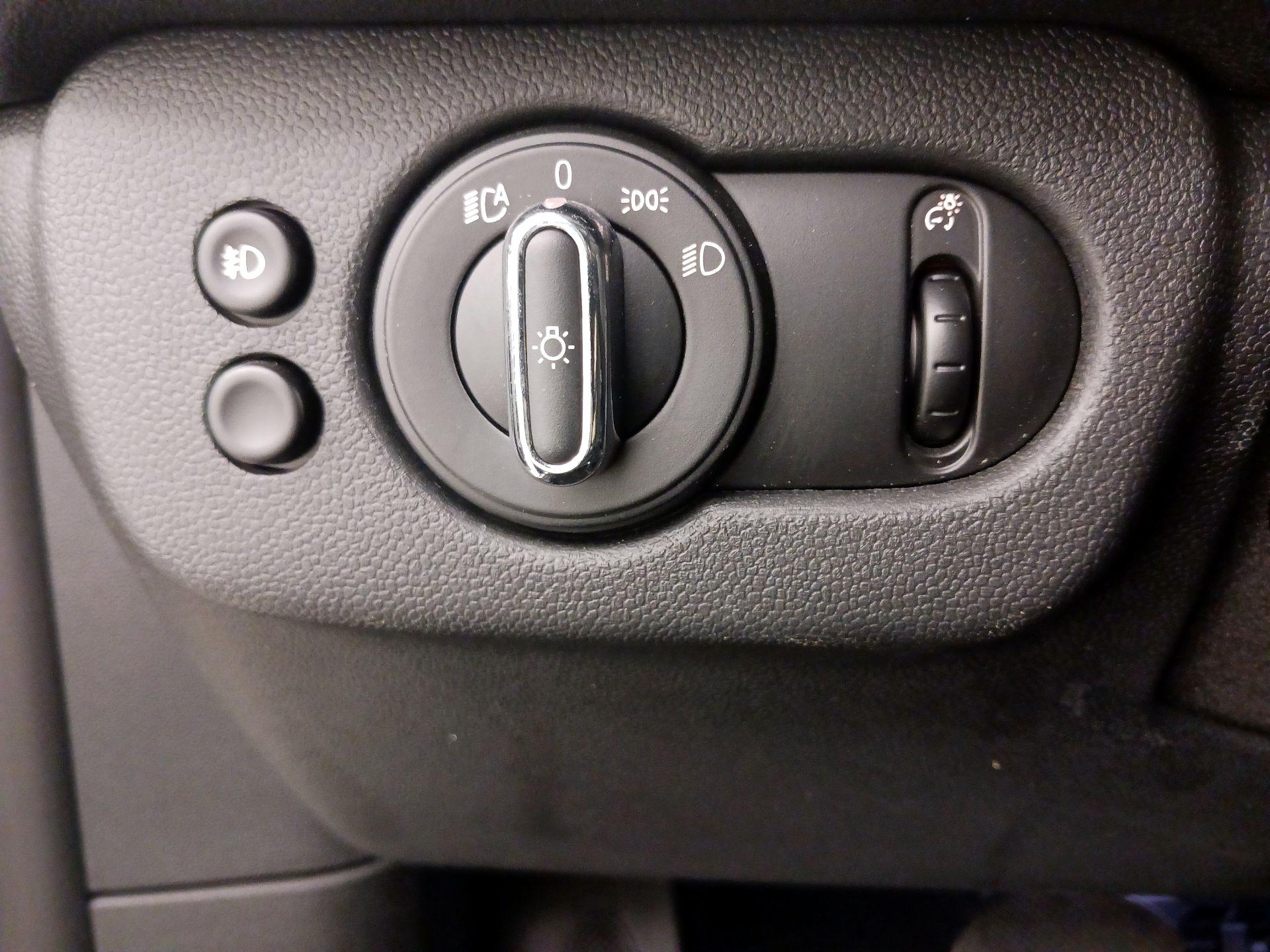 Thumbnail: 2017 MINI Cooper Clubman - 13