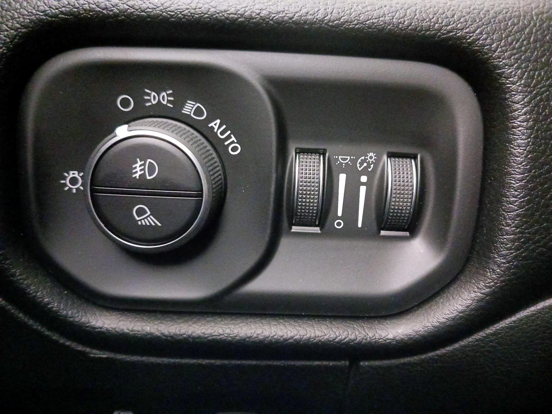 Thumbnail: 2019 RAM 1500 - 13