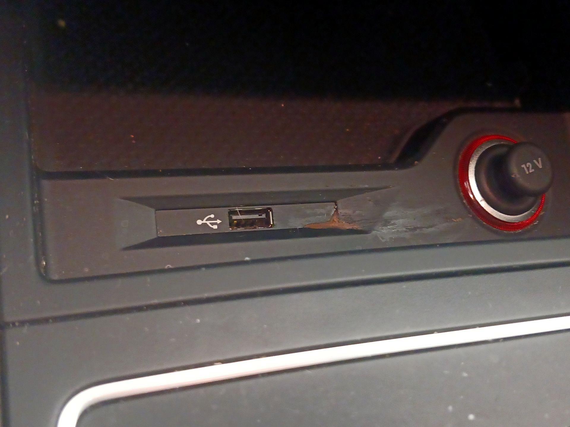 Thumbnail: 2016 Volkswagen Passat - 18