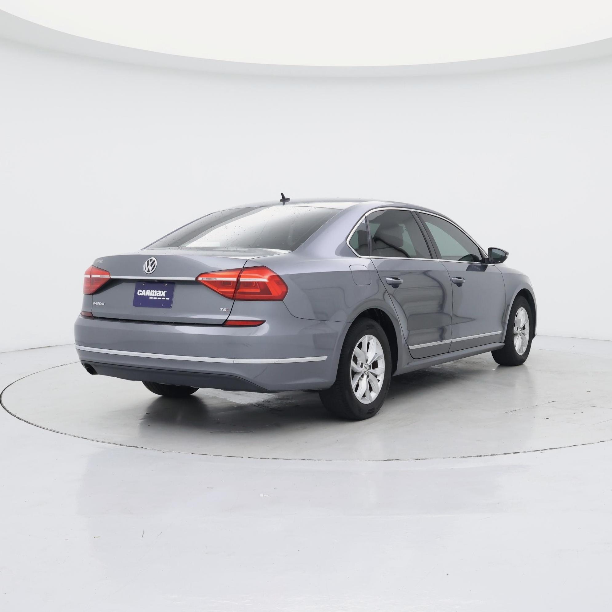 Thumbnail: 2016 Volkswagen Passat - 8