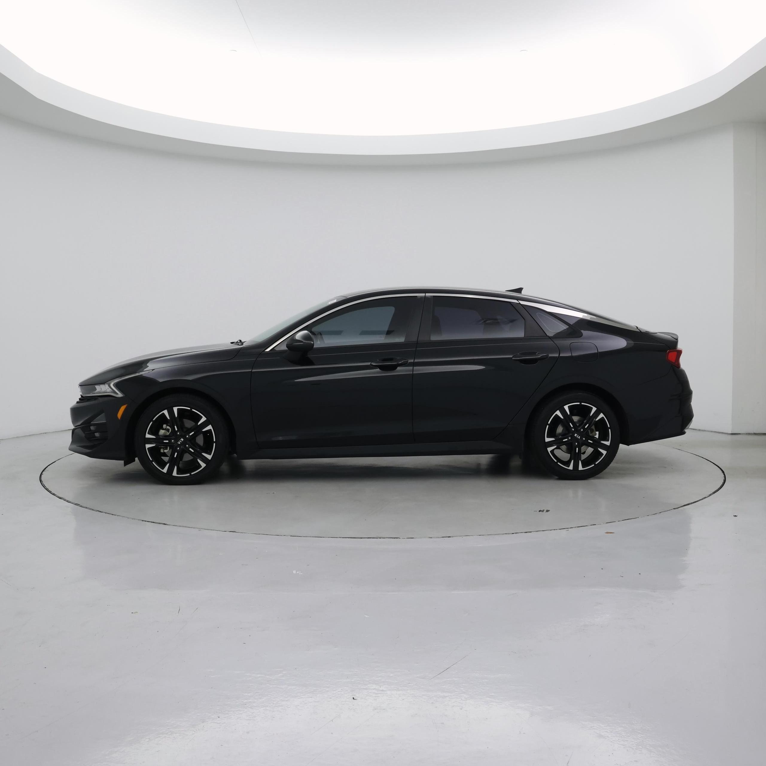 Thumbnail: 2021 Kia K5 - 3