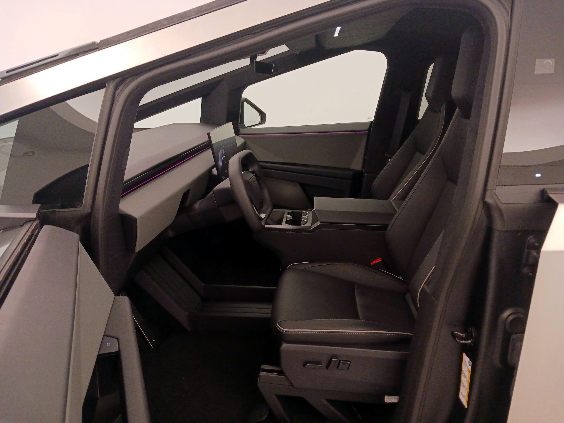 Thumbnail: 2025 Tesla Cybertruck - 11