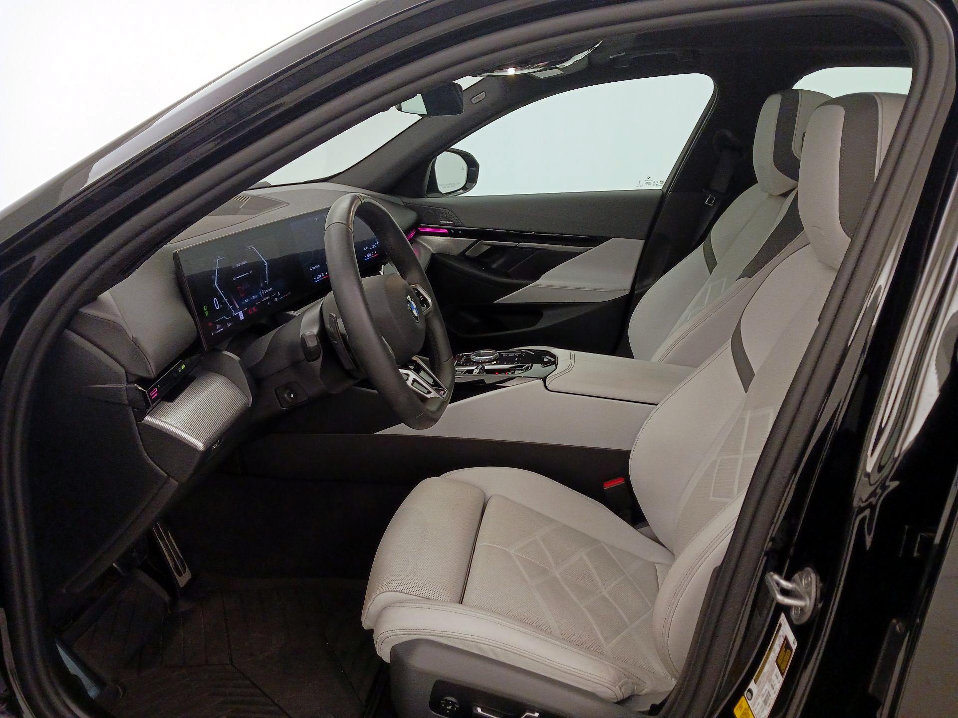 Thumbnail: 2024 BMW 5 Series - 11