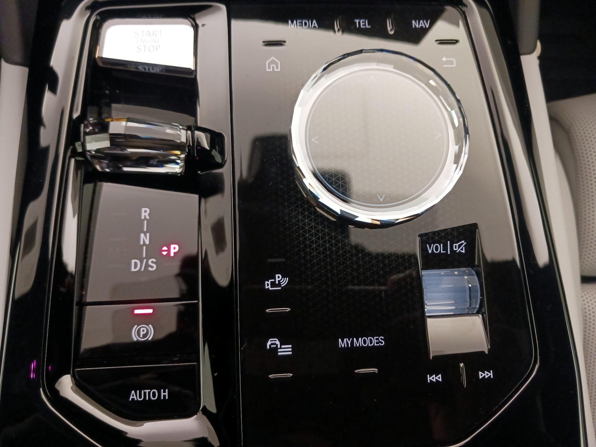 Thumbnail: 2024 BMW 5 Series - 18