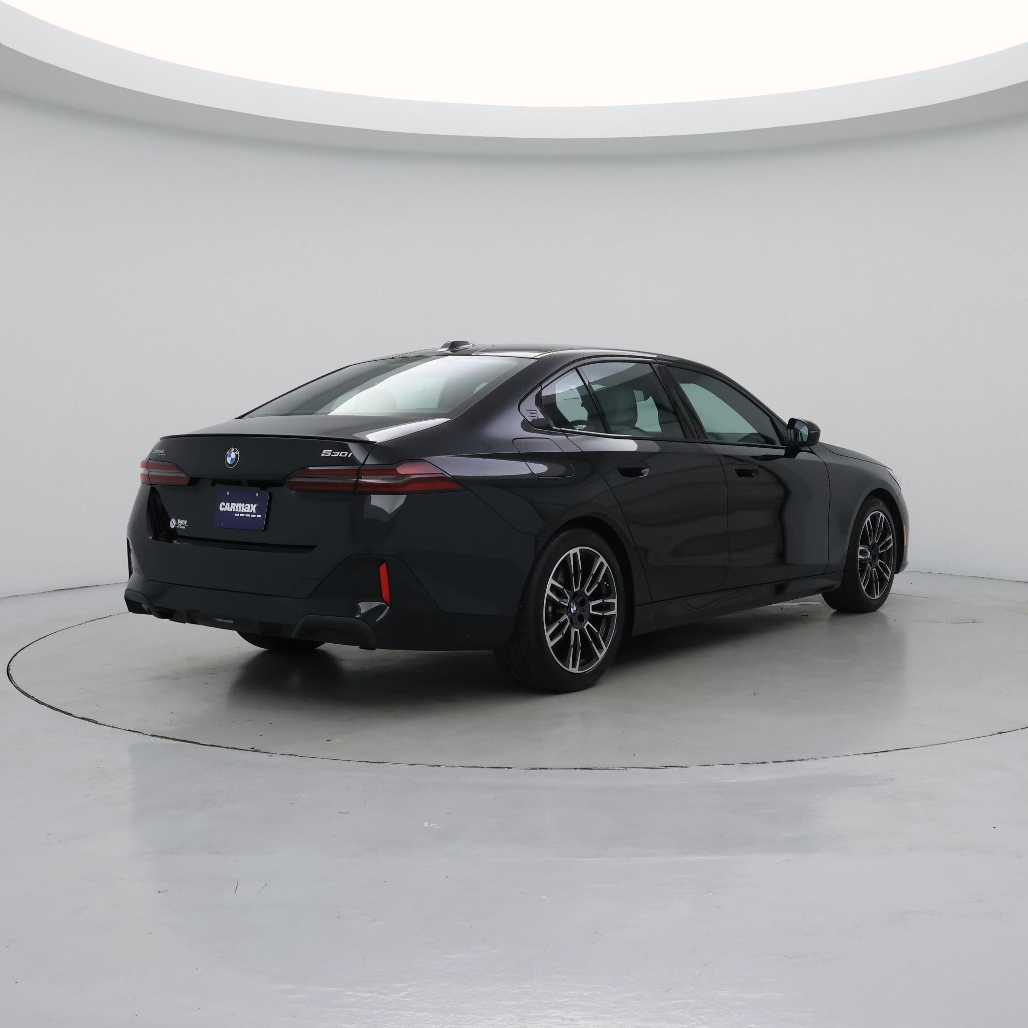 Thumbnail: 2024 BMW 5 Series - 8