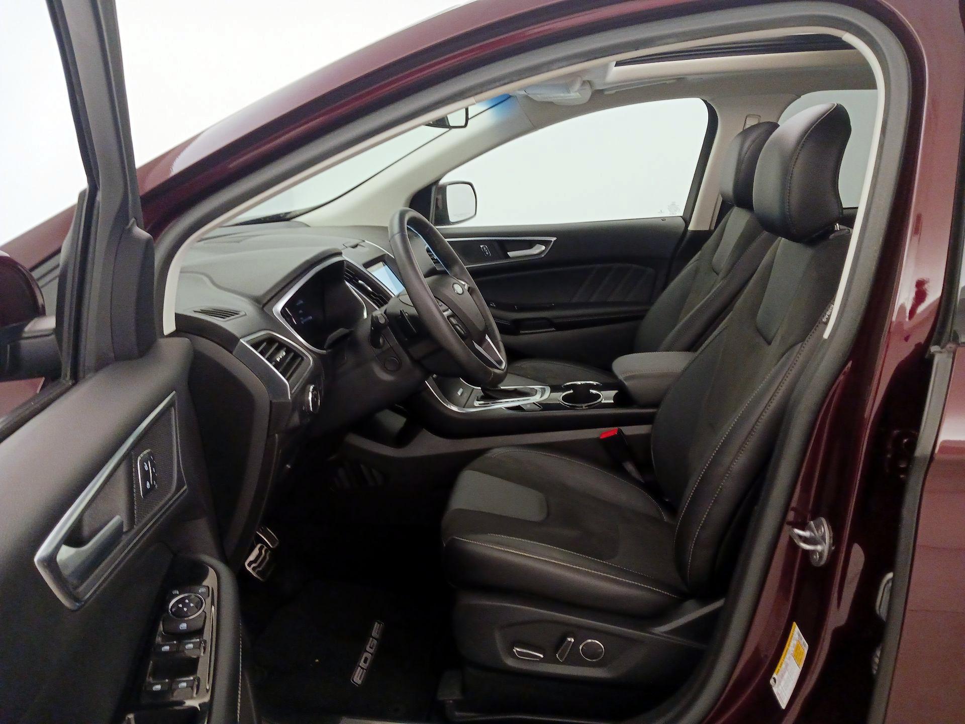 Thumbnail: 2017 Ford Edge - 11