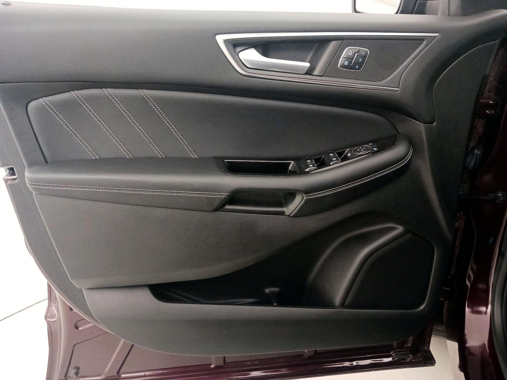 Thumbnail: 2017 Ford Edge - 12