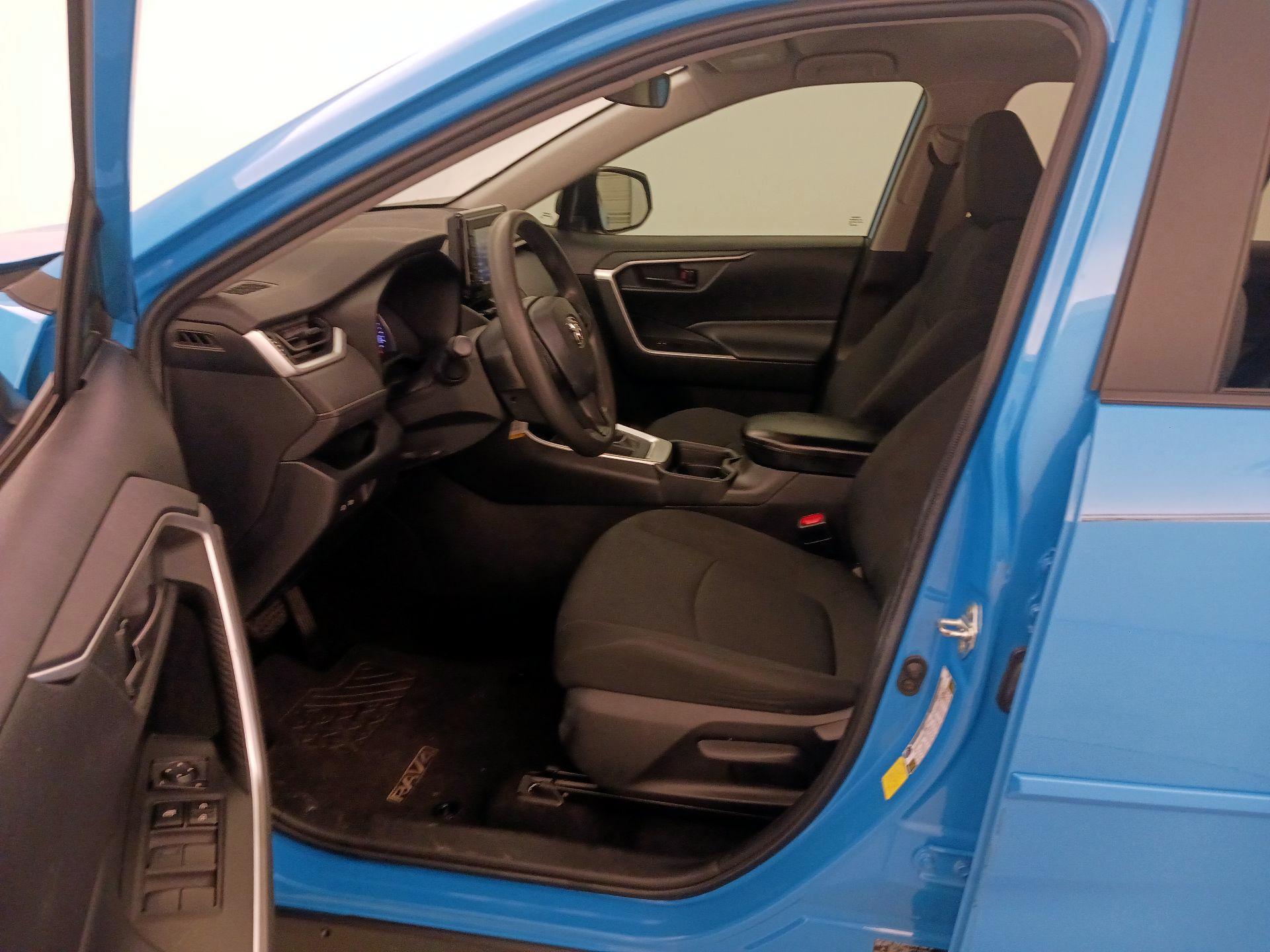 Thumbnail: 2020 Toyota RAV4 - 11