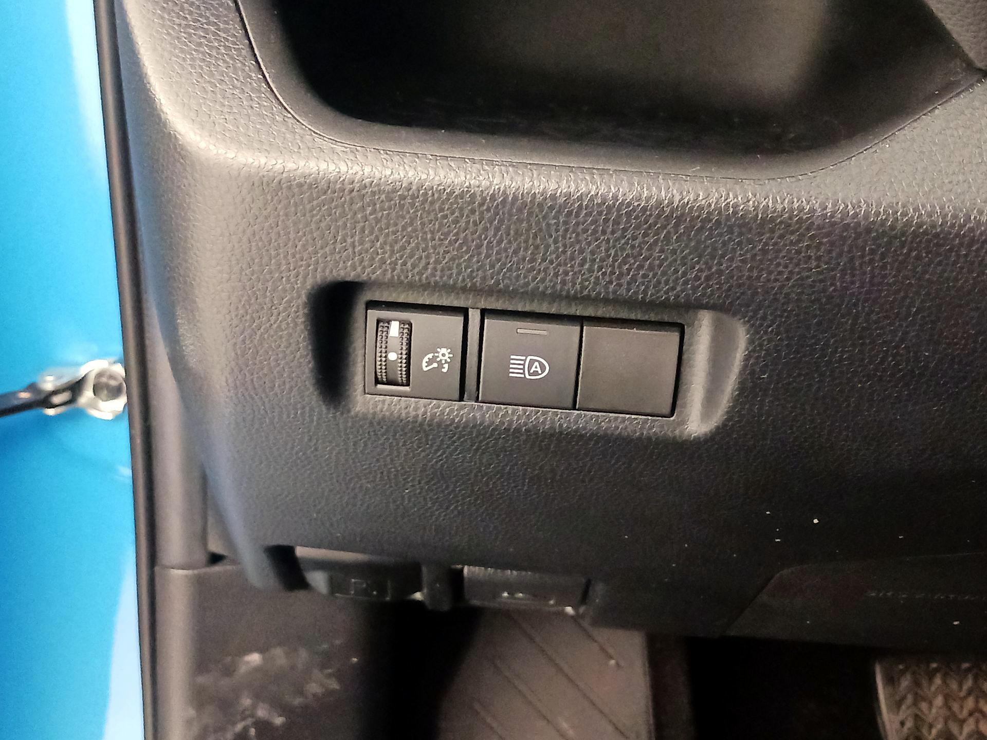 Thumbnail: 2020 Toyota RAV4 - 13