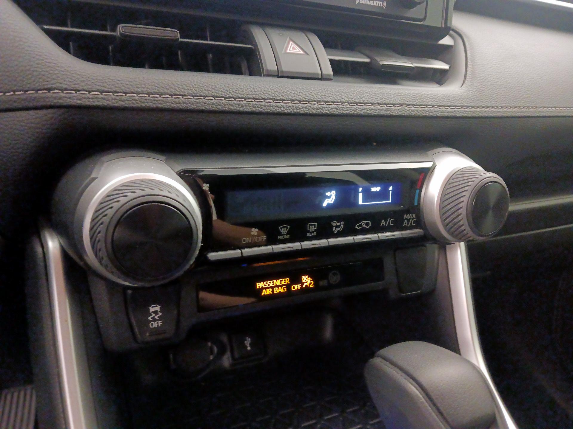 Thumbnail: 2020 Toyota RAV4 - 16