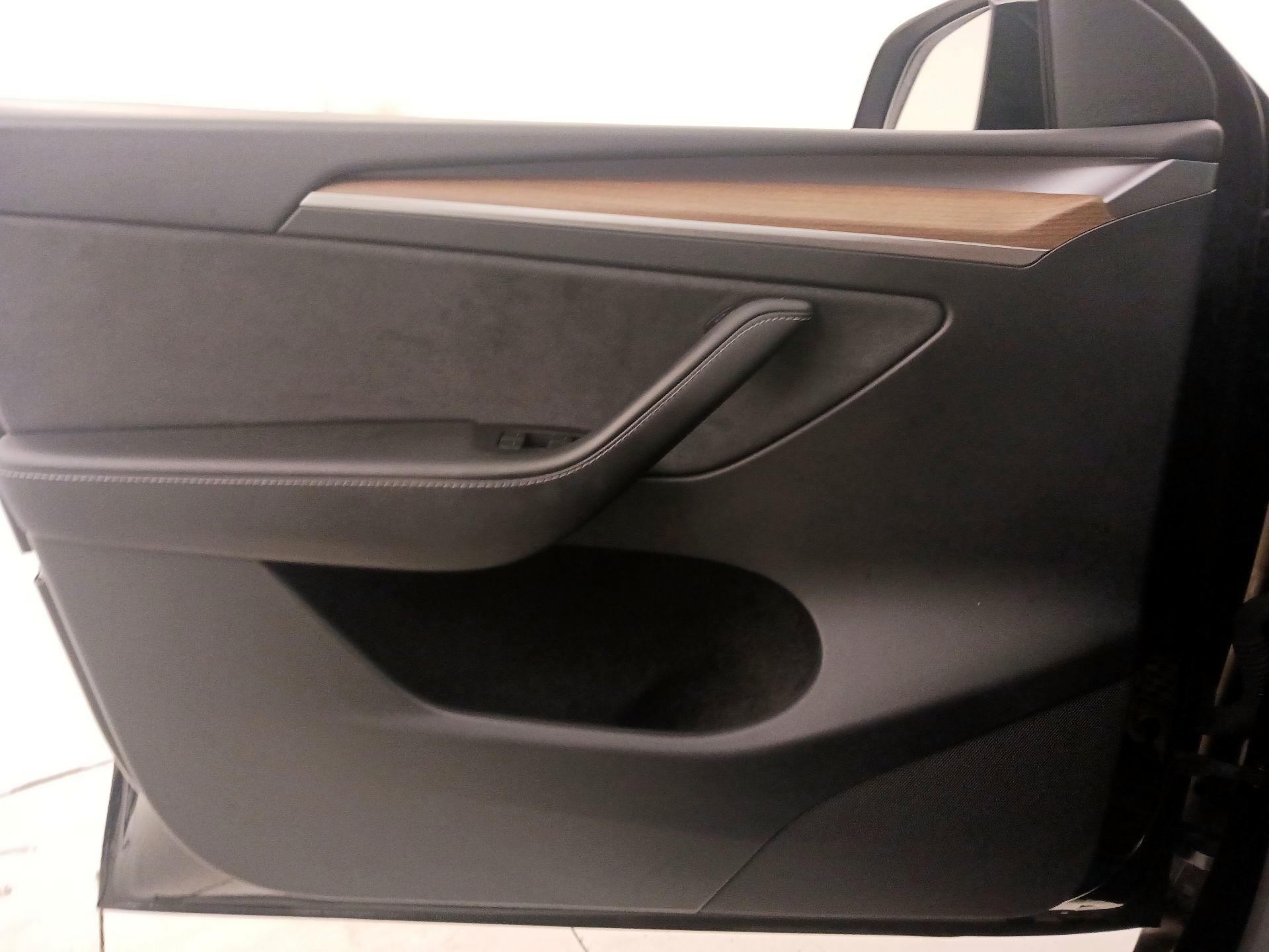 Thumbnail: 2023 Tesla Model Y - 12