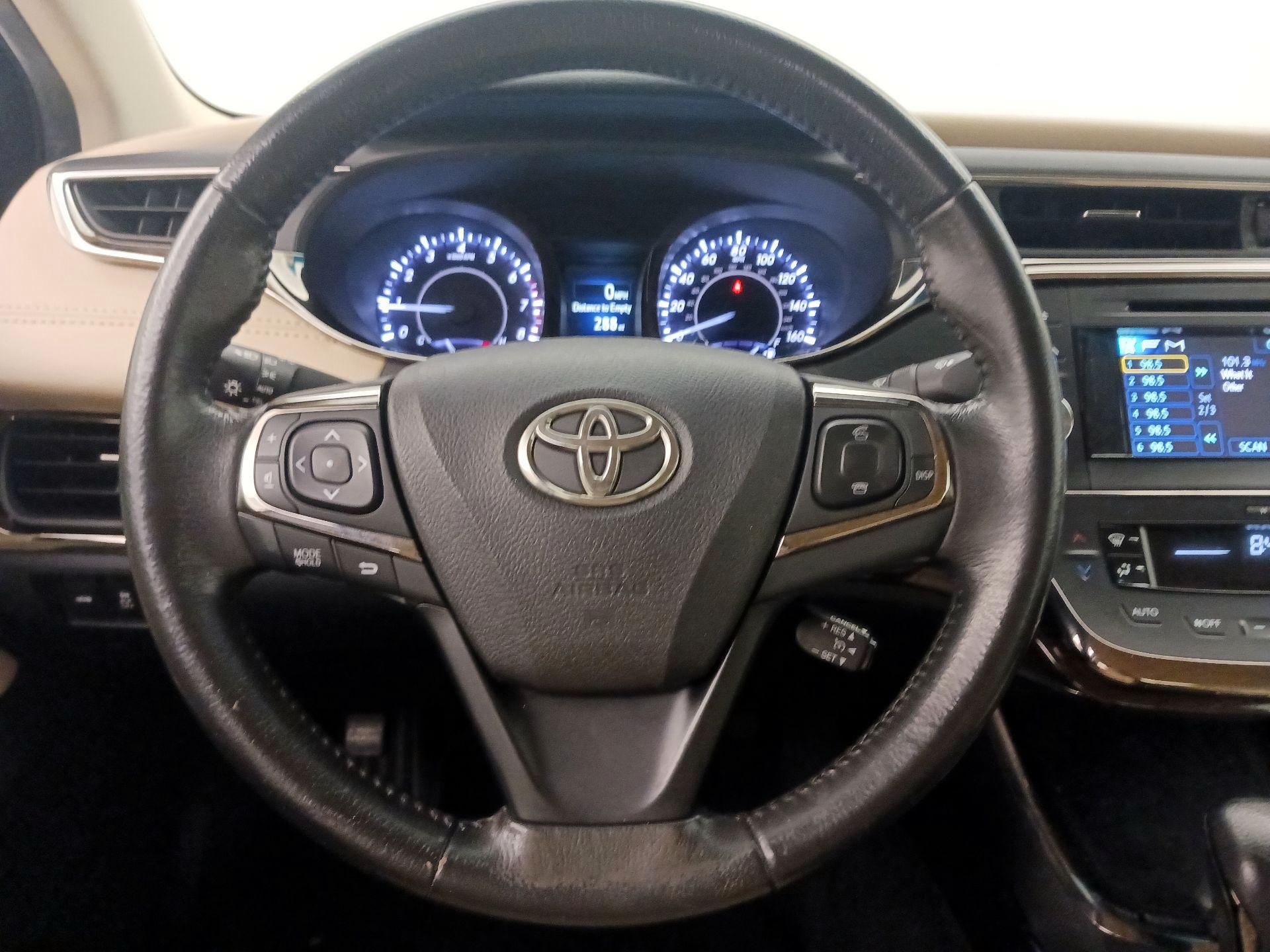 Thumbnail: 2014 Toyota Avalon - 10