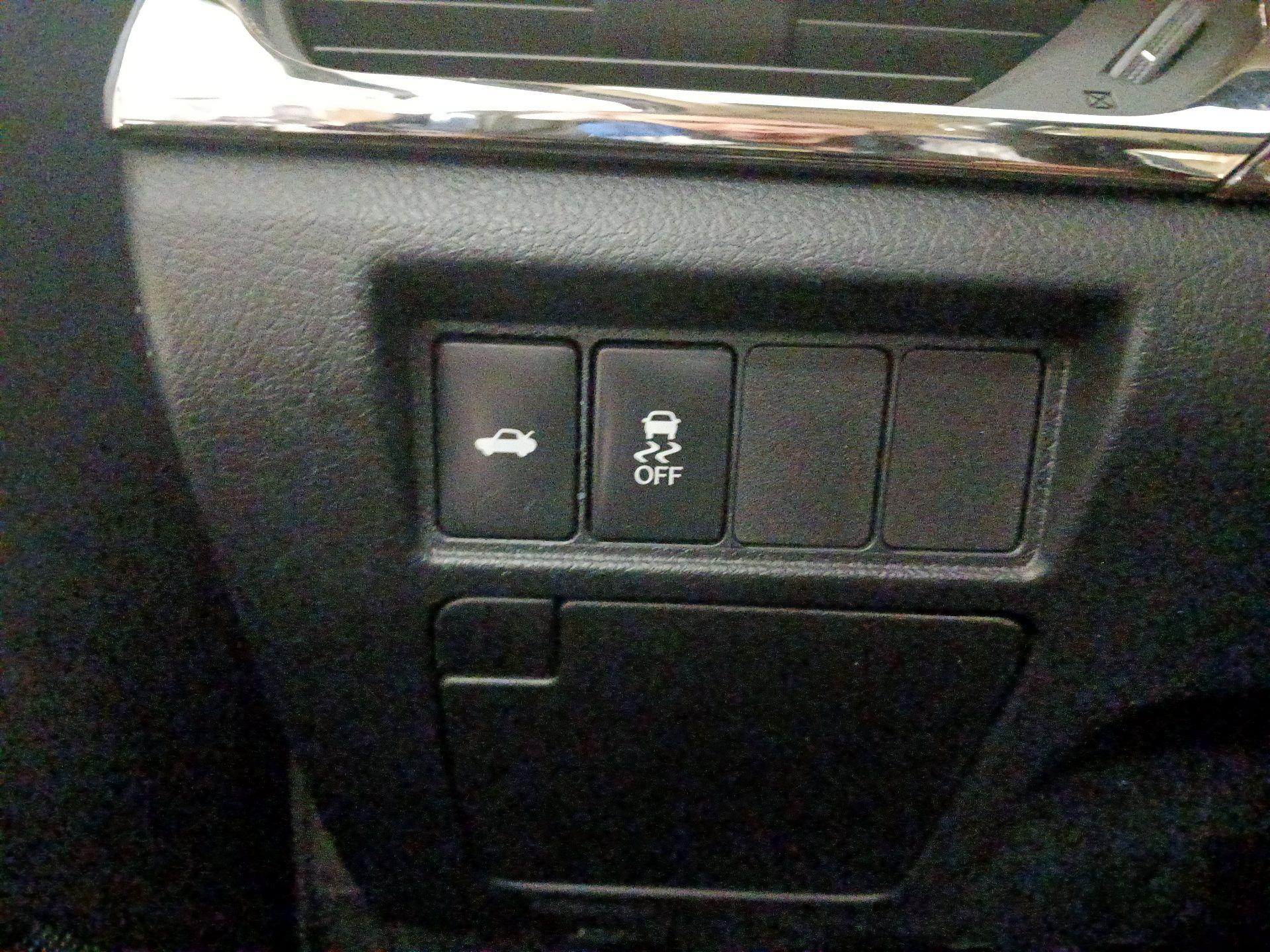 Thumbnail: 2014 Toyota Avalon - 13