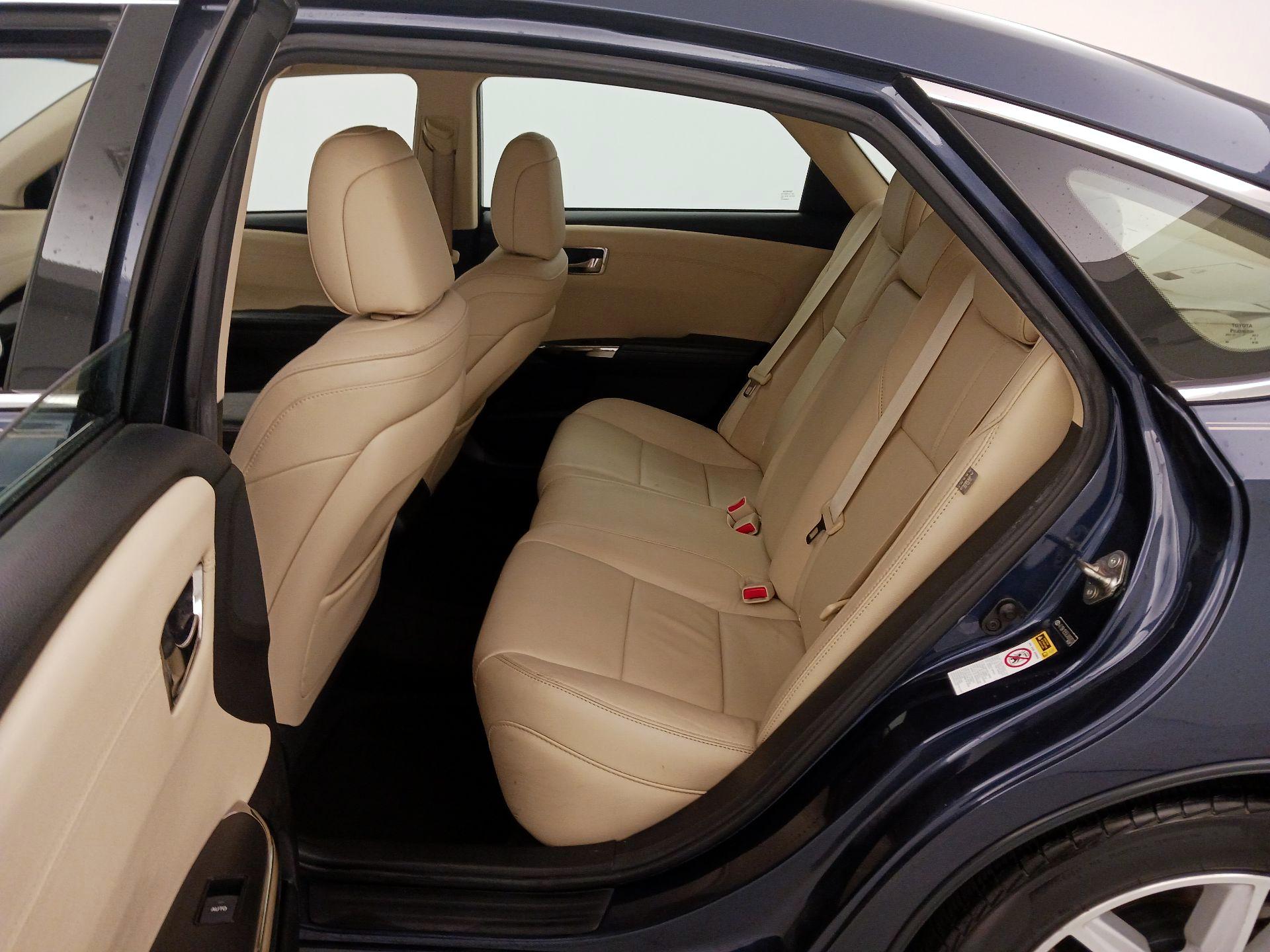 Thumbnail: 2014 Toyota Avalon - 18