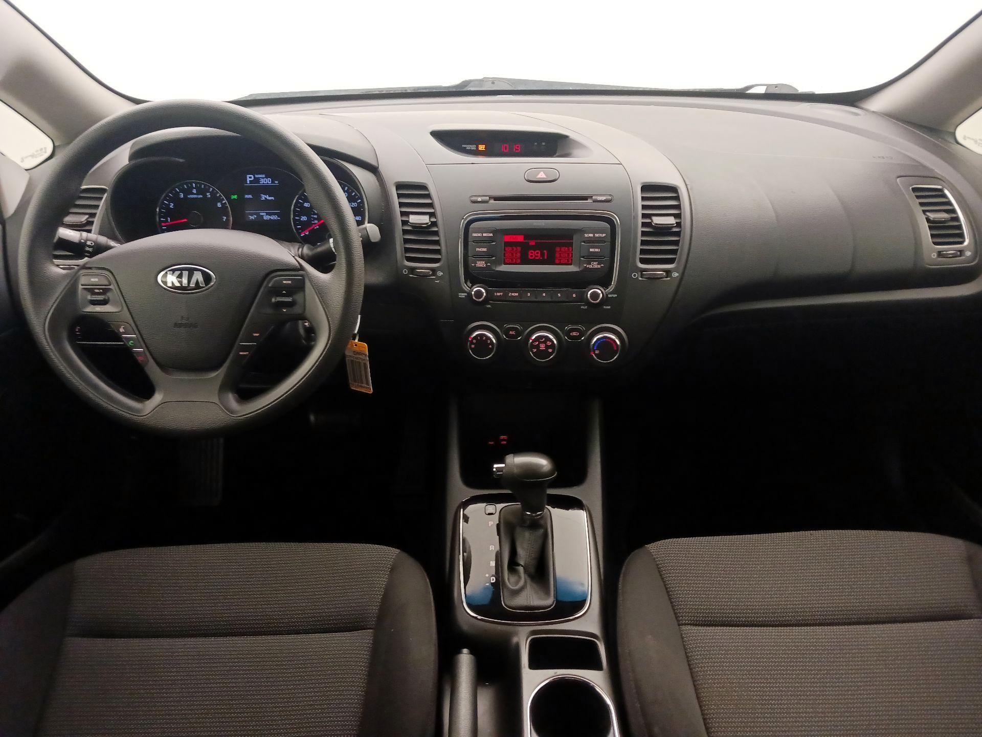 Thumbnail: 2017 Kia Forte - 9