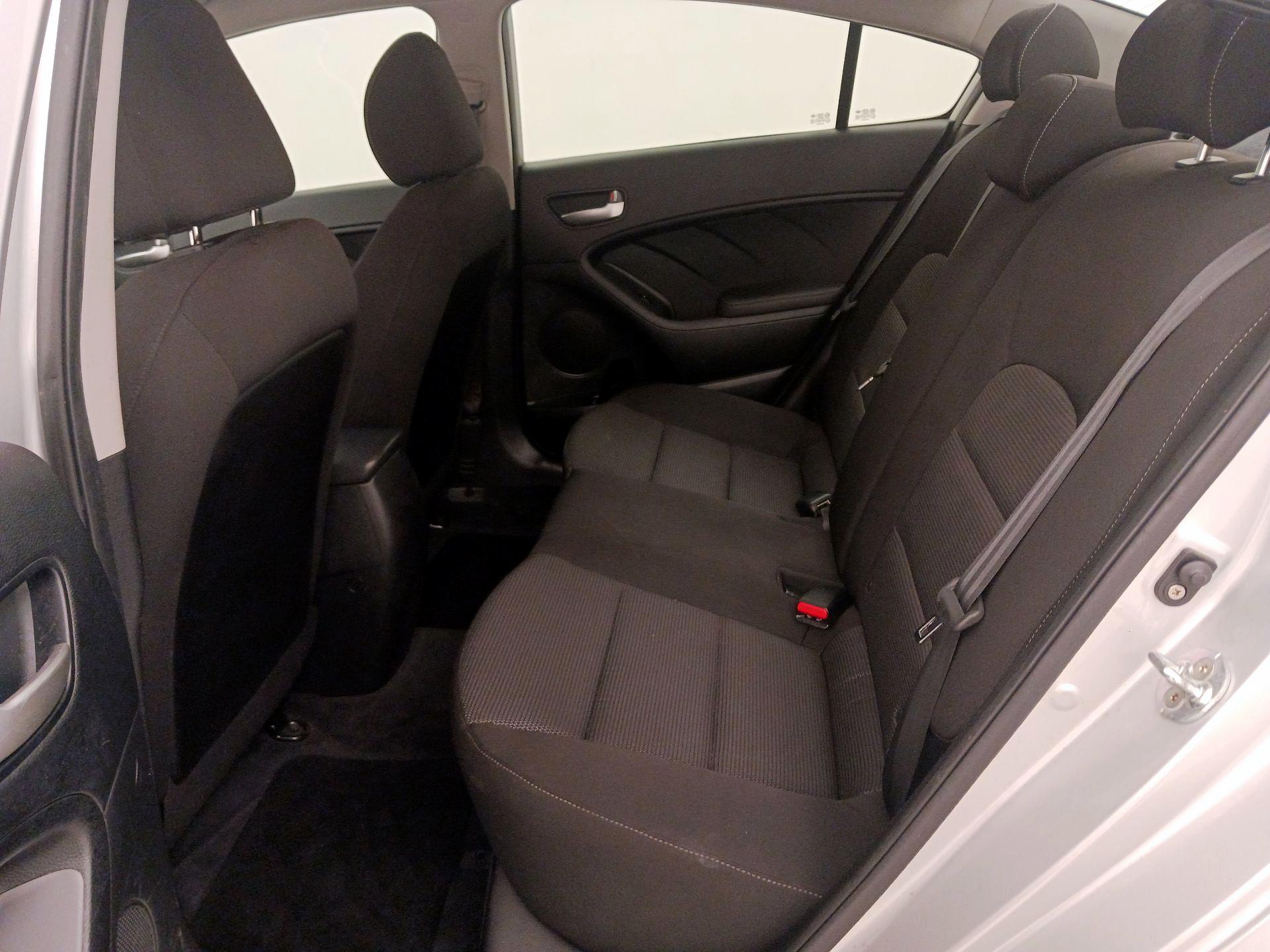 Thumbnail: 2017 Kia Forte - 18
