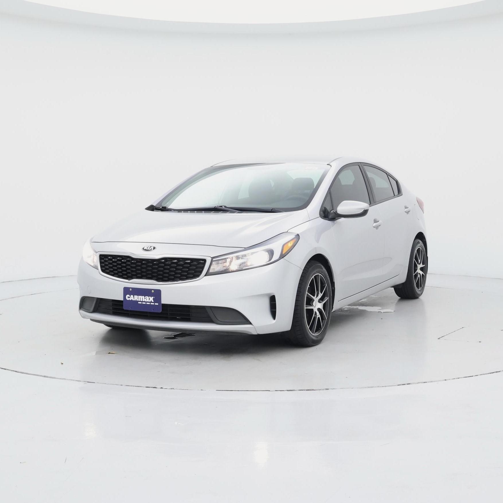 Thumbnail: 2017 Kia Forte - 4