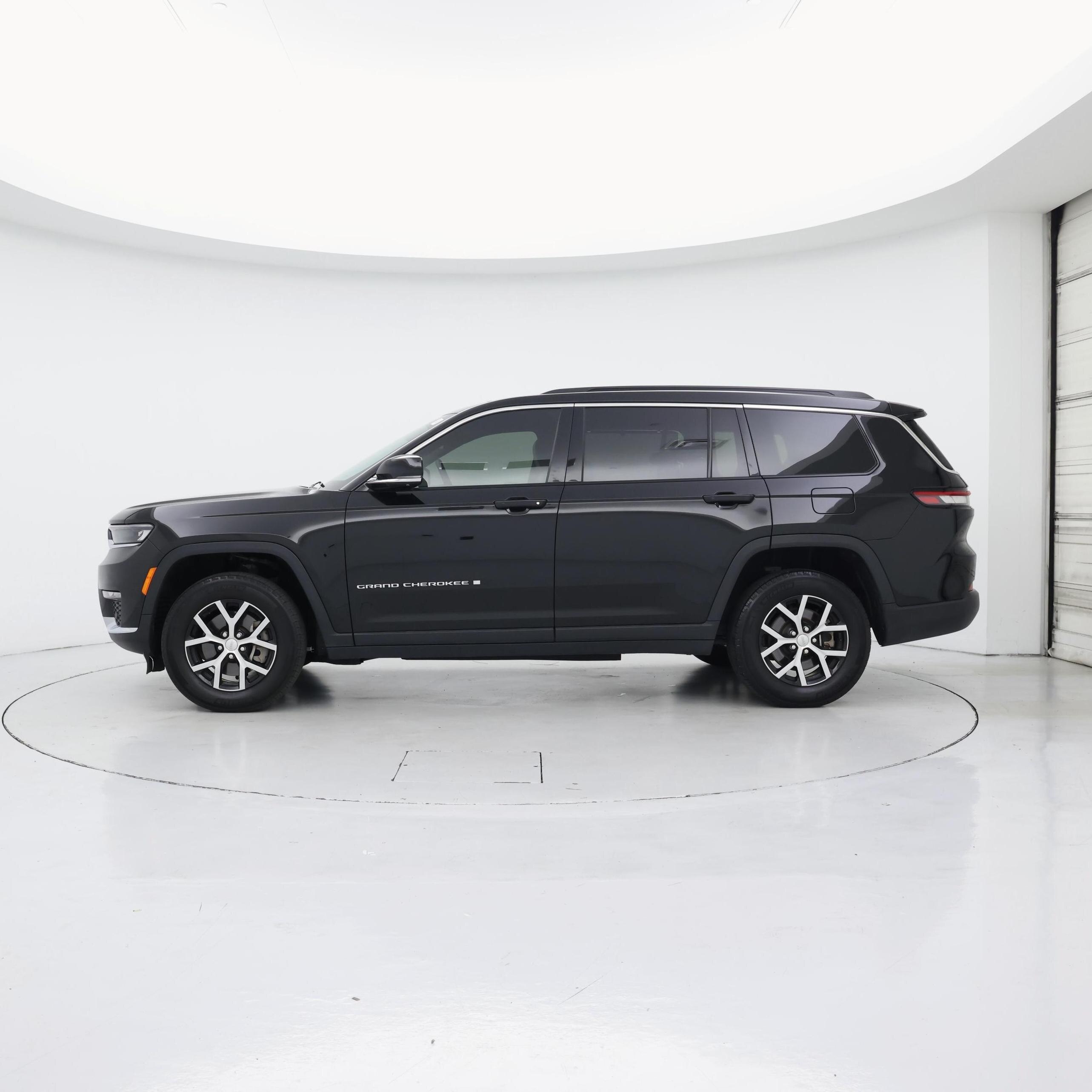 Thumbnail: 2024 Jeep Grand Cherokee L - 3