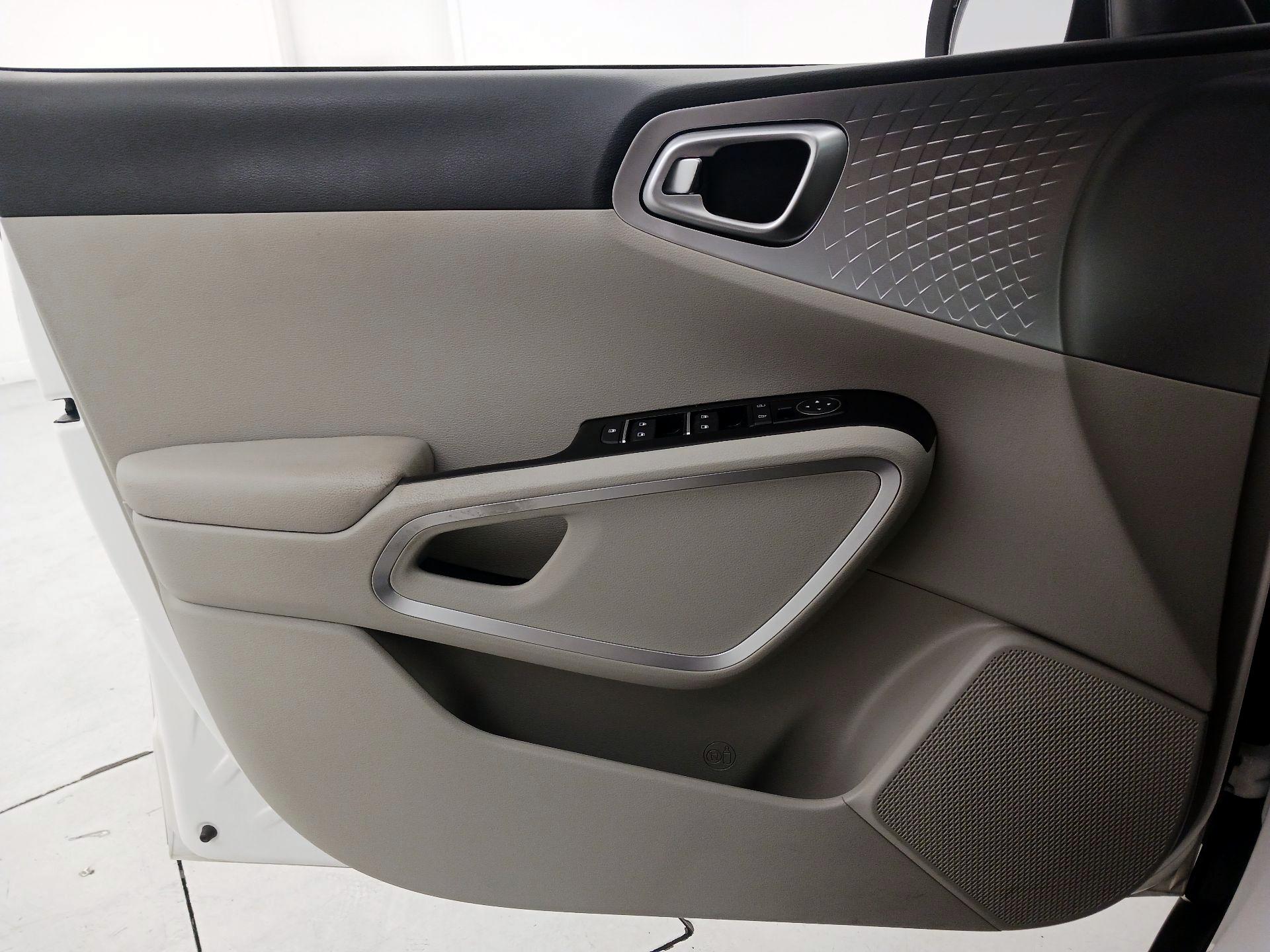 Thumbnail: 2020 Kia Soul - 12