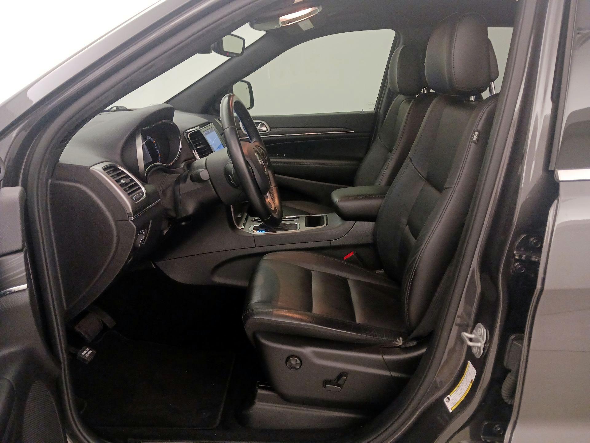 Thumbnail: 2019 Jeep Grand Cherokee - 11