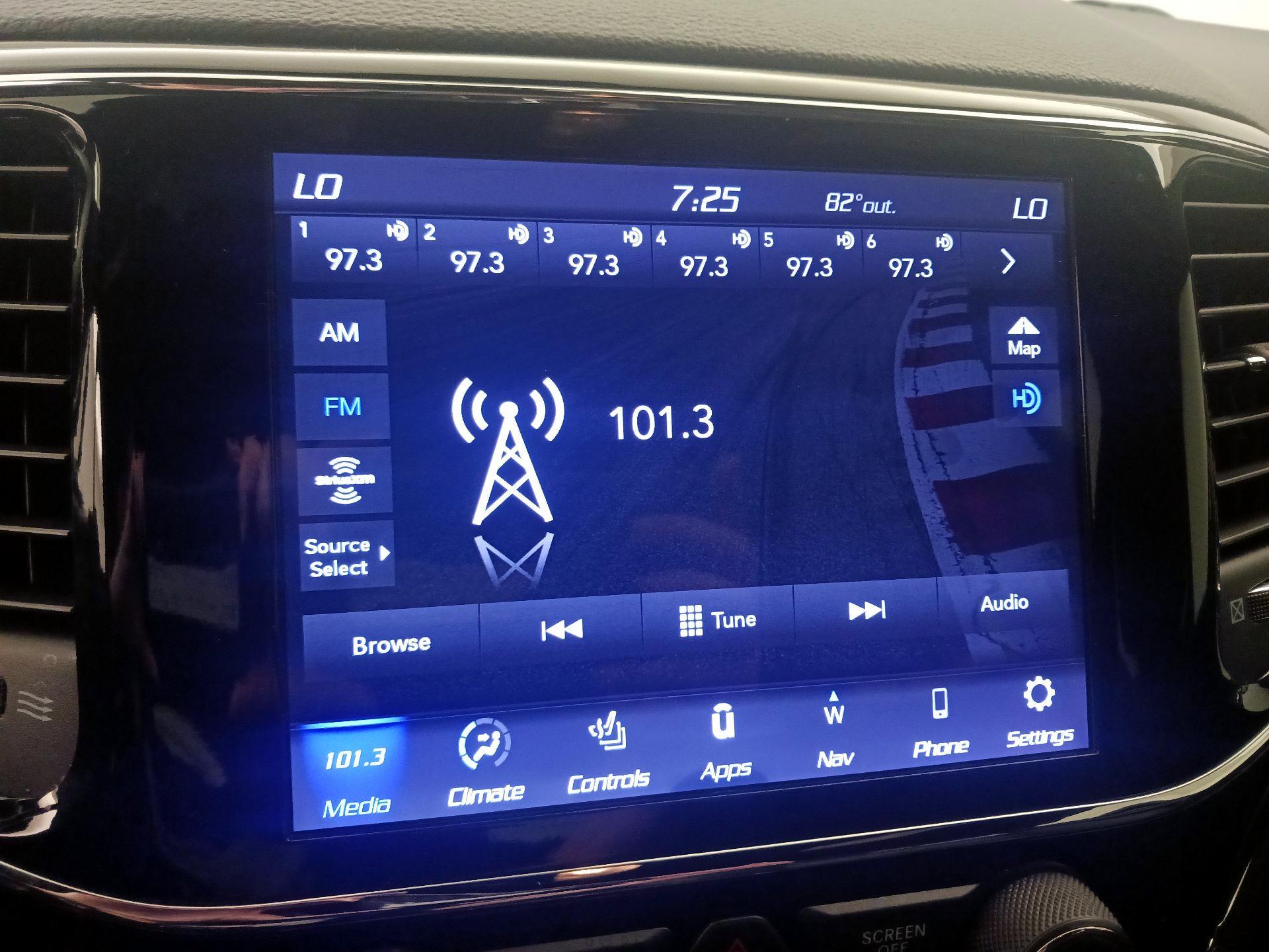 Thumbnail: 2019 Jeep Grand Cherokee - 16