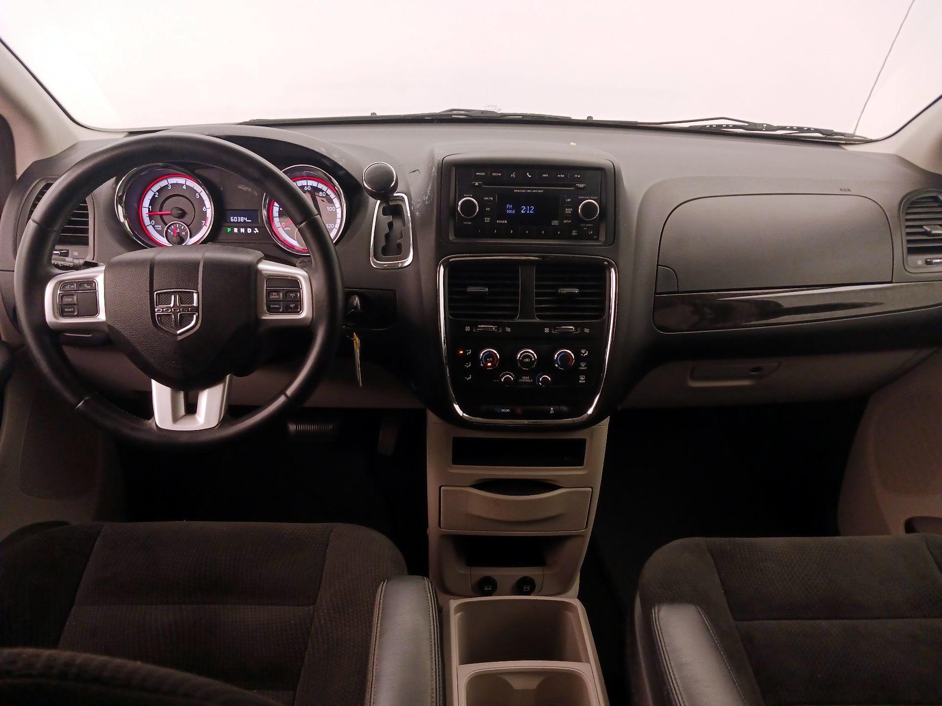 Thumbnail: 2016 Dodge Grand Caravan - 9