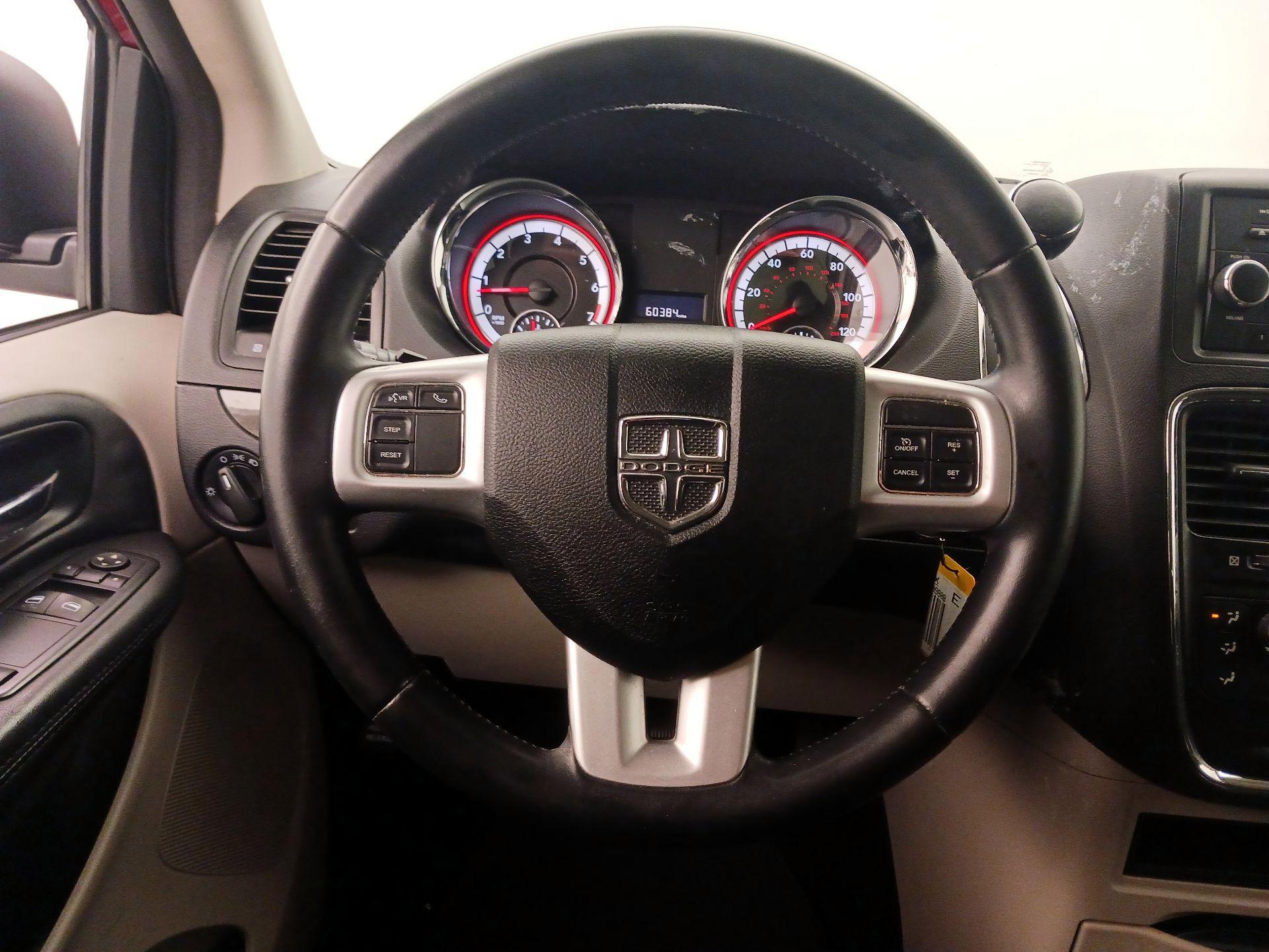 Thumbnail: 2016 Dodge Grand Caravan - 10
