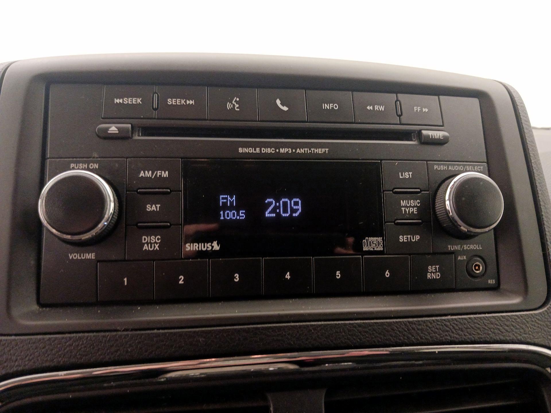 Thumbnail: 2016 Dodge Grand Caravan - 14