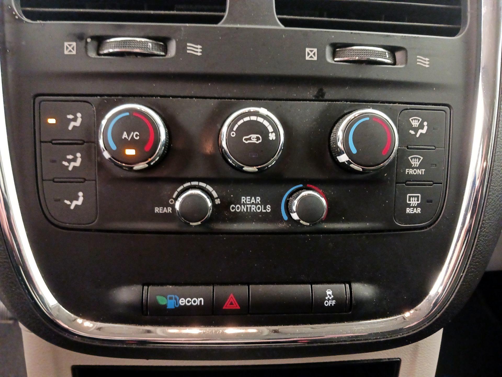 Thumbnail: 2016 Dodge Grand Caravan - 15