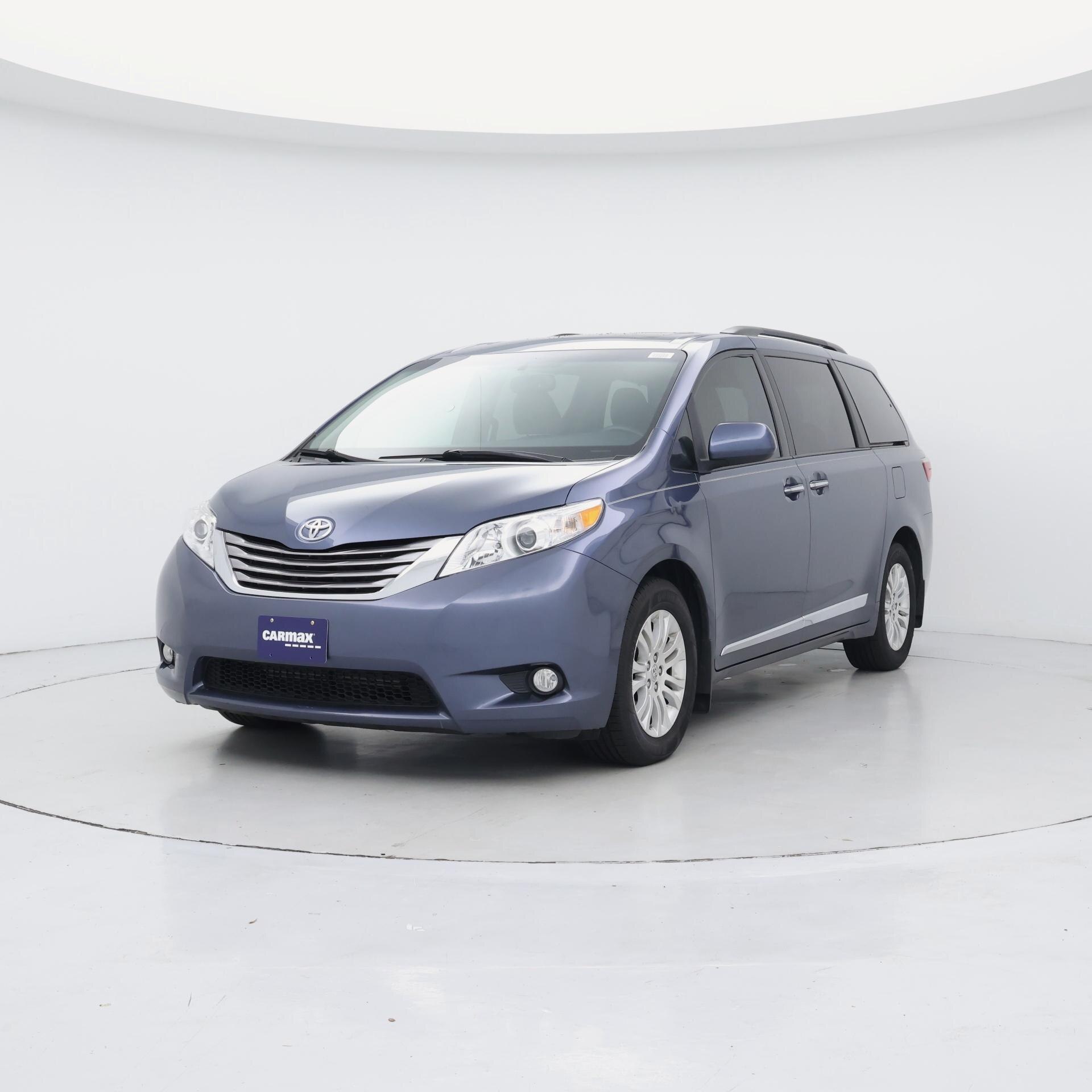 Thumbnail: 2017 Toyota Sienna - 4