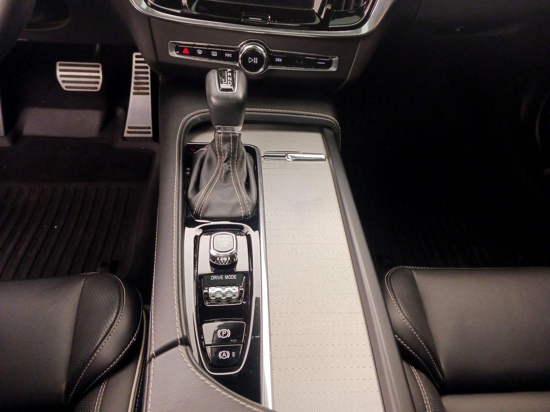 Thumbnail: 2020 Volvo S90 - 18