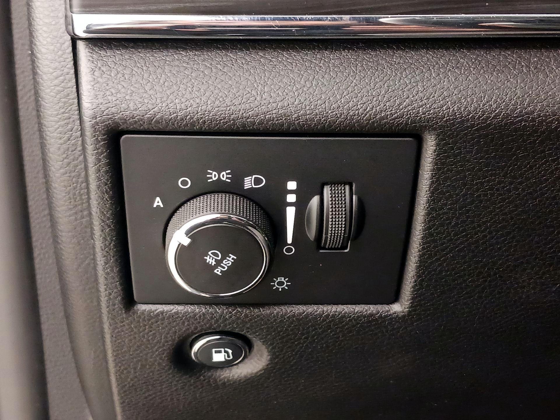 Thumbnail: 2020 Jeep Grand Cherokee - 13