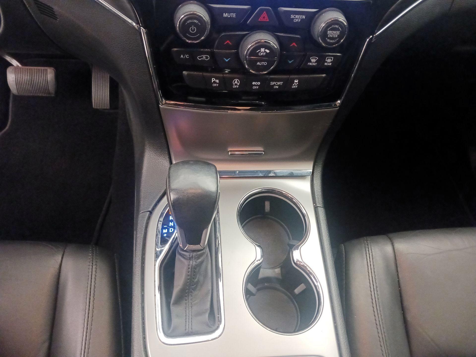 Thumbnail: 2020 Jeep Grand Cherokee - 18