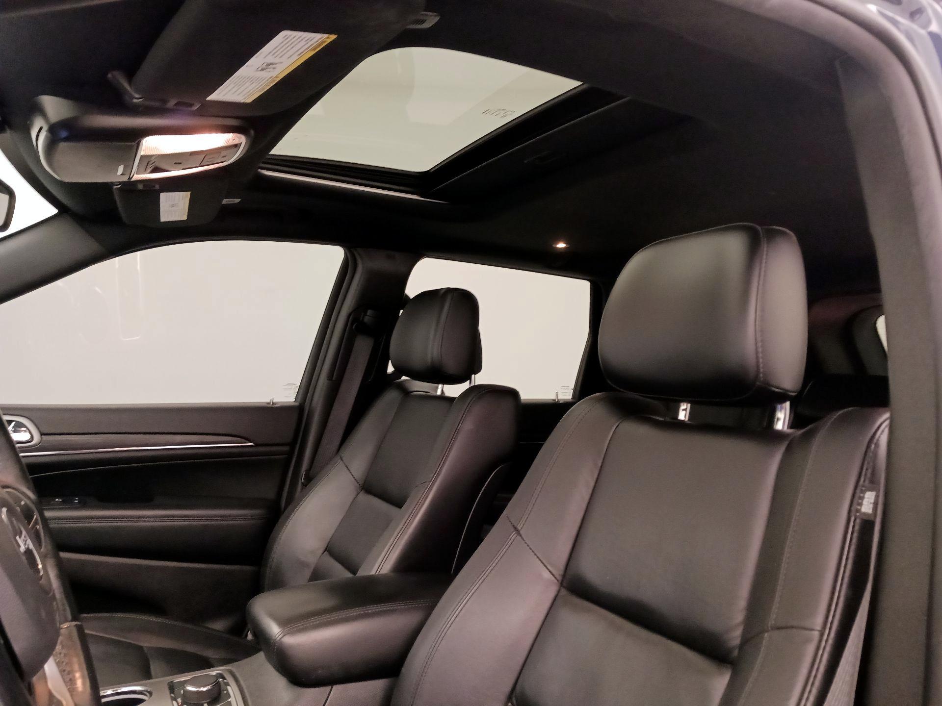Thumbnail: 2020 Jeep Grand Cherokee - 20
