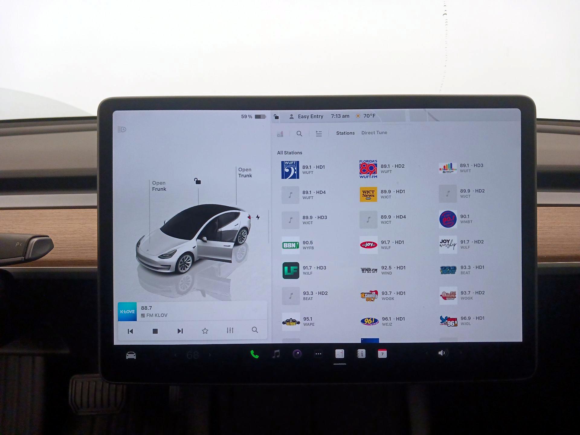 Thumbnail: 2022 Tesla Model 3 - 15